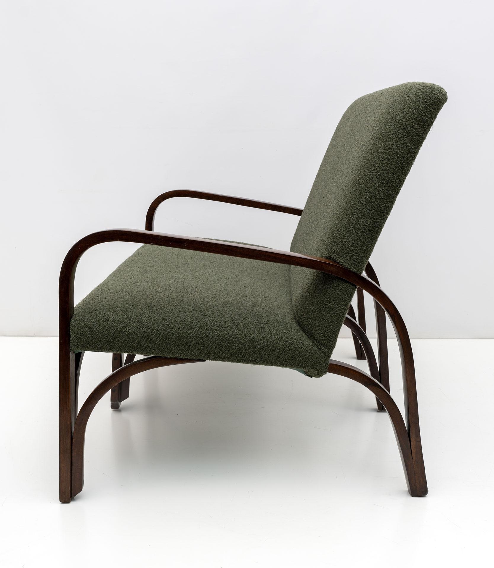 The Art Dèco Italian Green Bouclè Deux fauteuils et petit canapé, années 1930 en vente 7