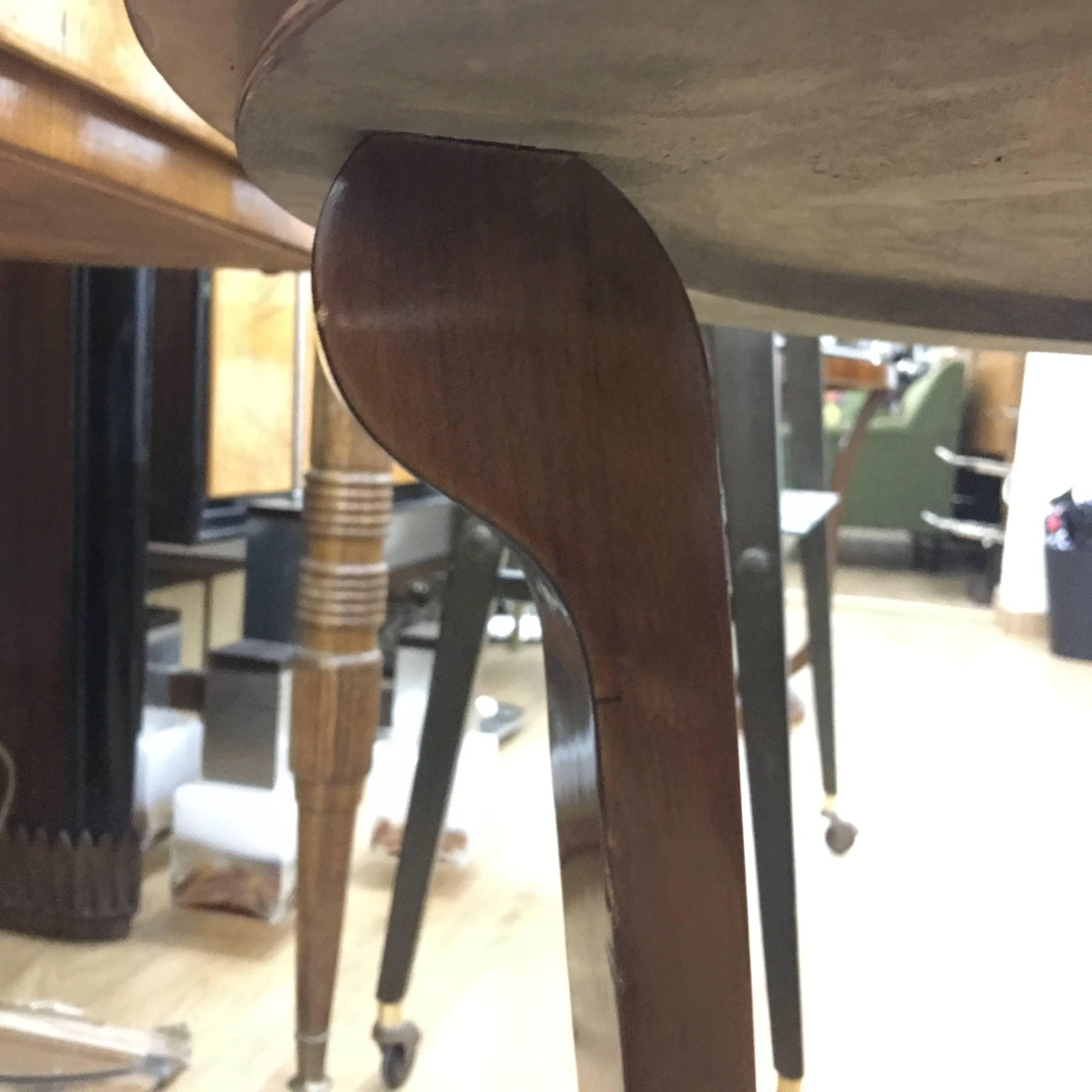 Art Deco Italian Mahogany Side Table, circa 1930 3