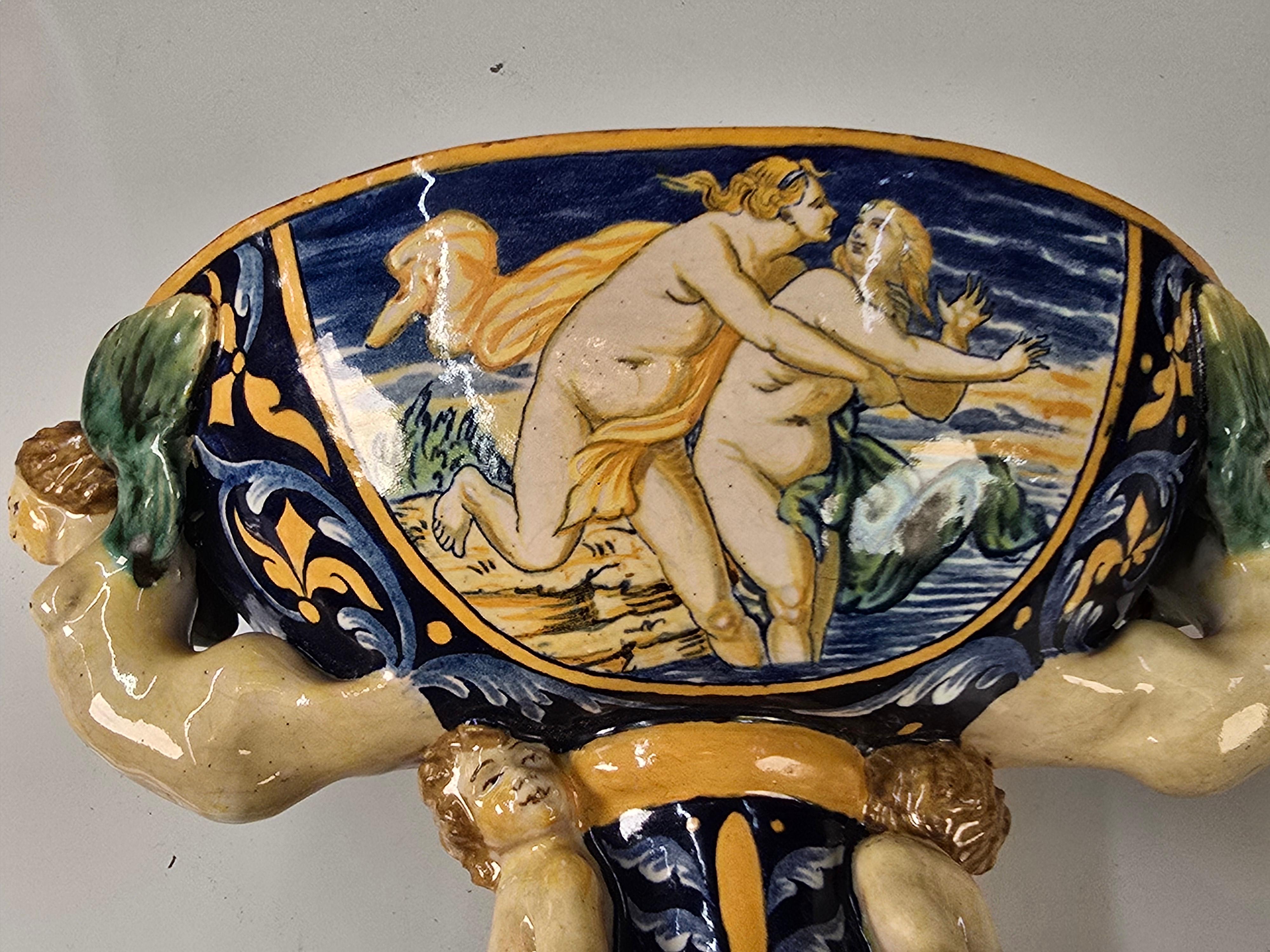 Centre de table italien en majolique Art déco Bon état - En vente à Kilmarnock, VA