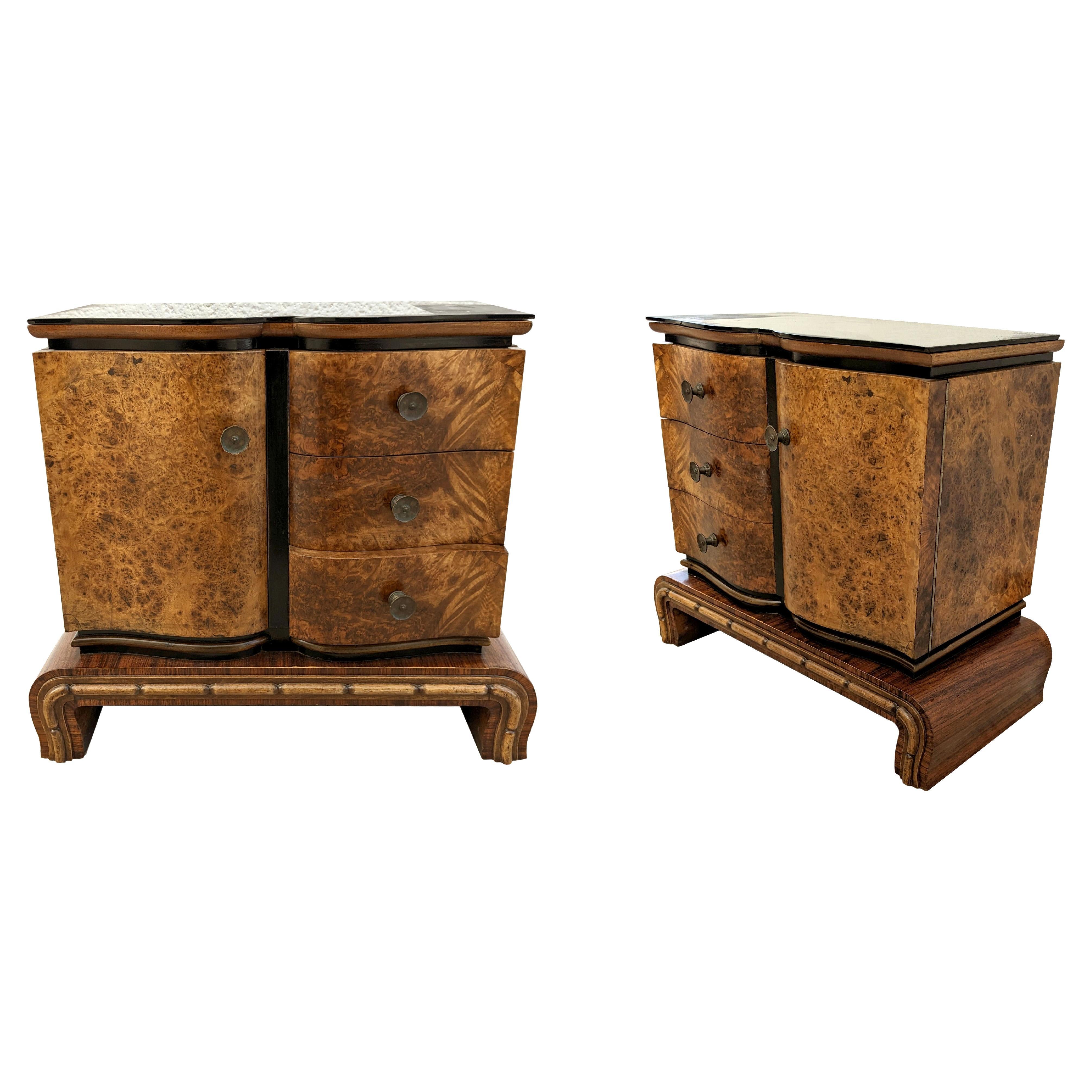 Art Deco Italian Pair of Matching Bedside Cabinet, Nightstands in Walnut, c1930 For Sale