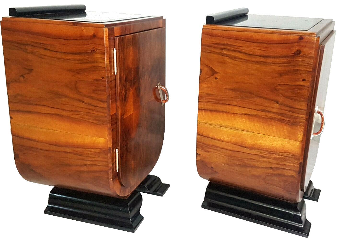Art Deco Italian Pair of Matching Bedside Table Cabinets, circa 1930 In Good Condition In Devon, England
