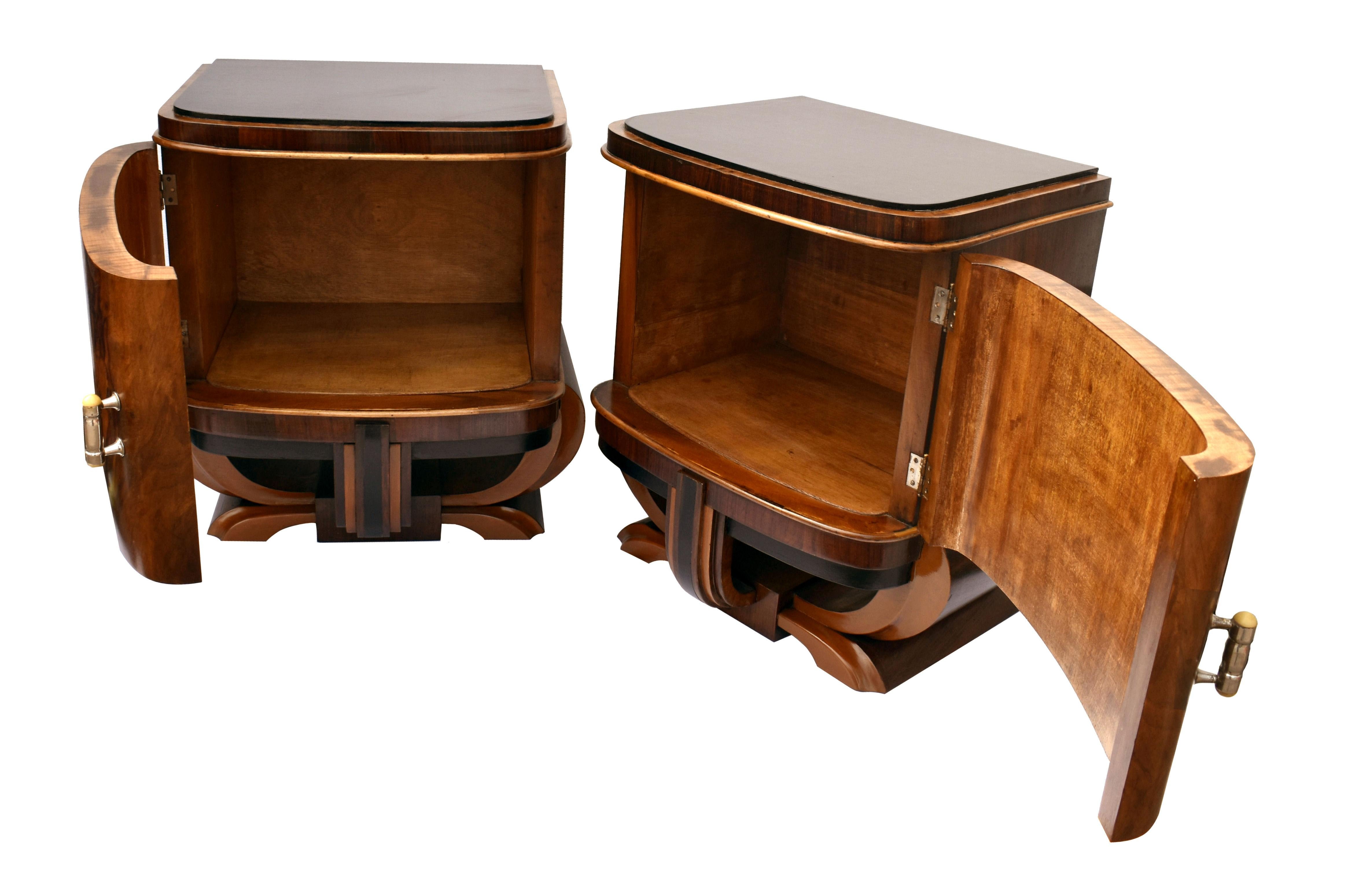 Art Deco Italian Pair of Matching Bedside Table Cabinets Night Stands, c1930 1