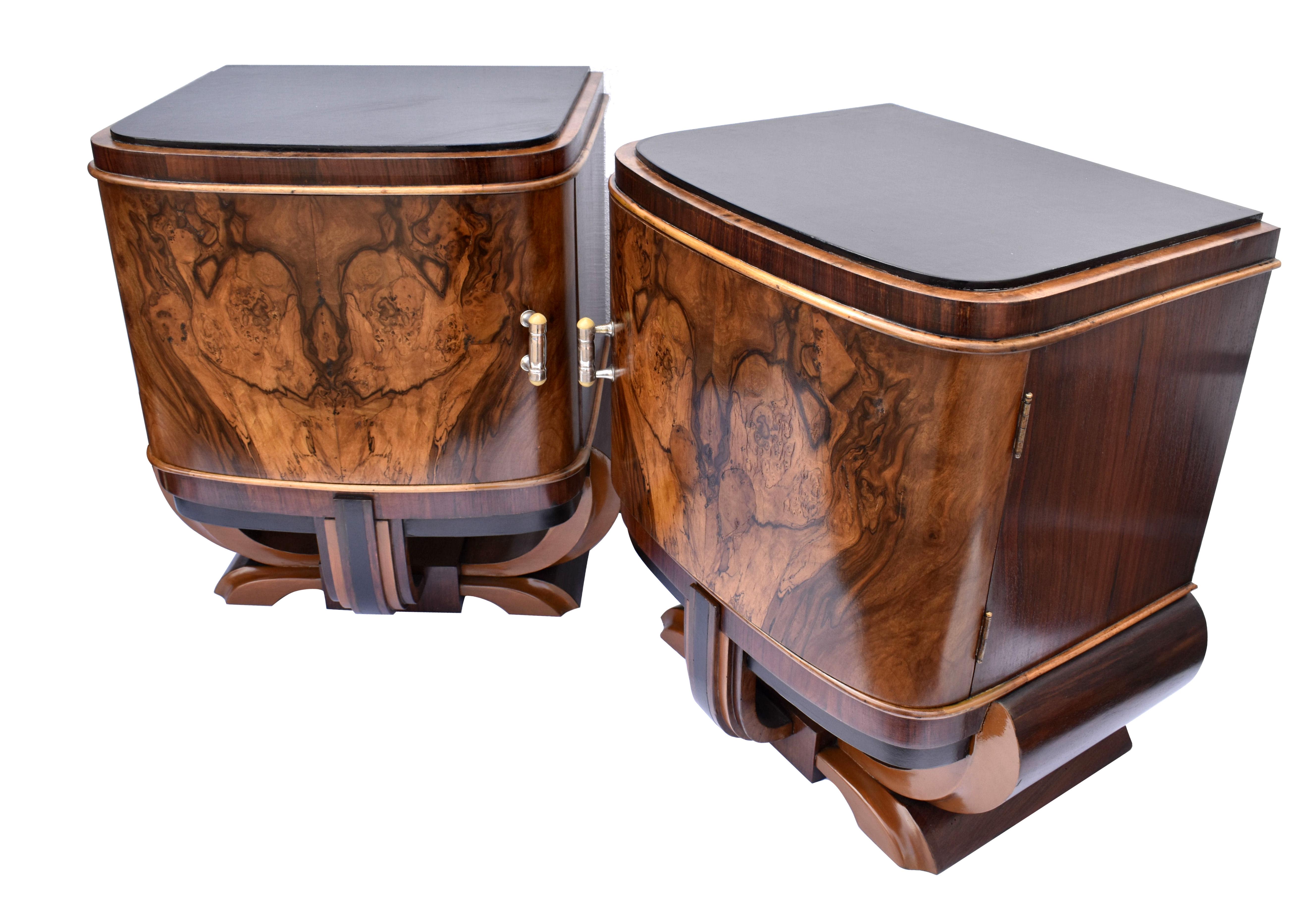 Art Deco Italian Pair of Matching Bedside Table Cabinets Night Stands, c1930 4