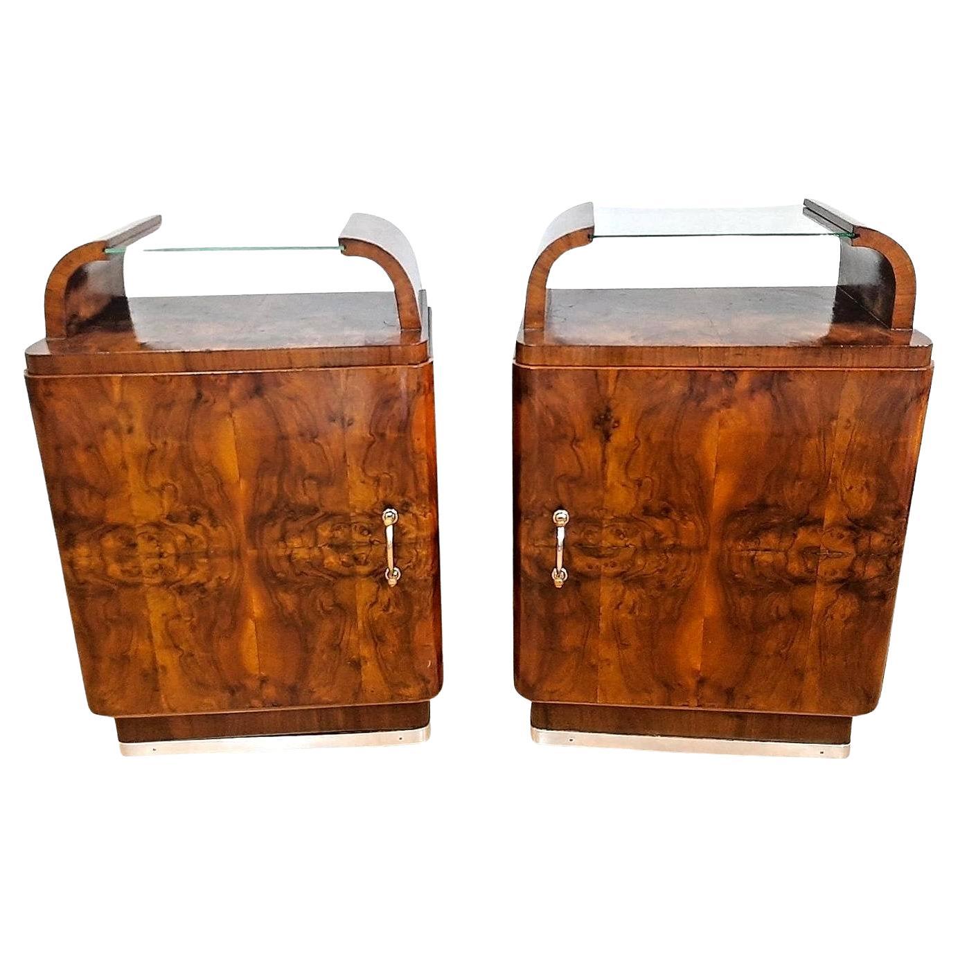 Art Deco Italian Pair of Matching Bedside Table Nightstands In Walnut, c1930 For Sale