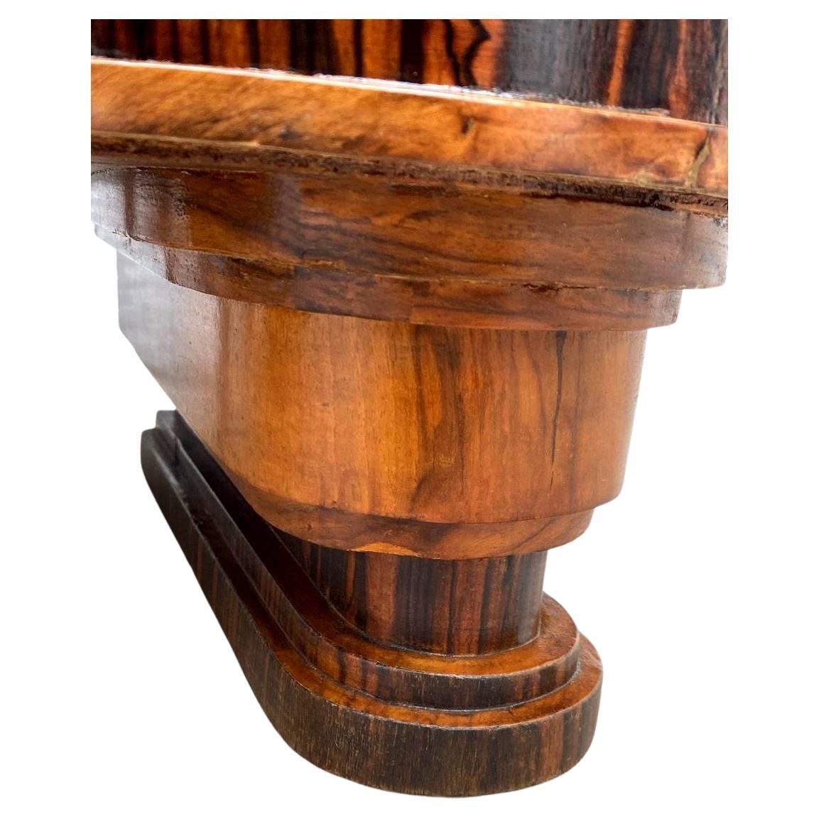 Coppia di comodini a forma di tamburo in noce Art Déco italiano in vendita 1