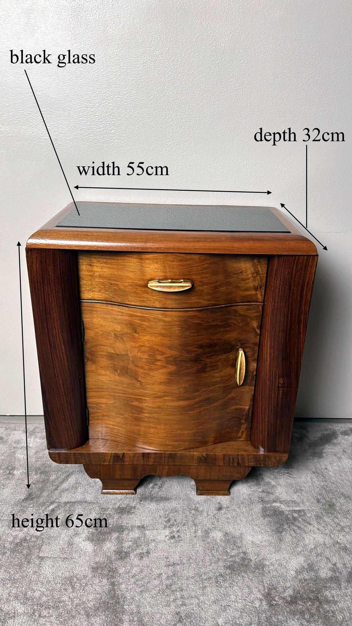 Paar italienische Art-Déco-Nachttische mit schwarzen Glasplatten, Art déco 13