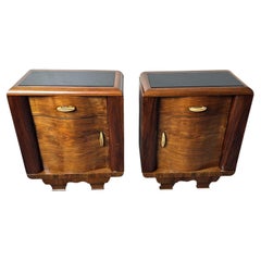 Paar italienische Art-Déco-Nachttische mit schwarzen Glasplatten, Art déco
