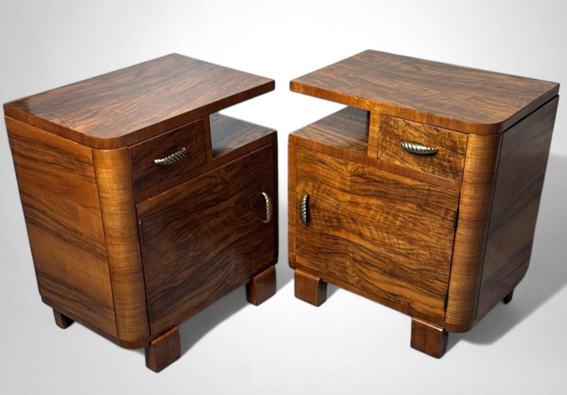 Brass Art Deco Italian Pair Of Walnut Nightstands For Sale