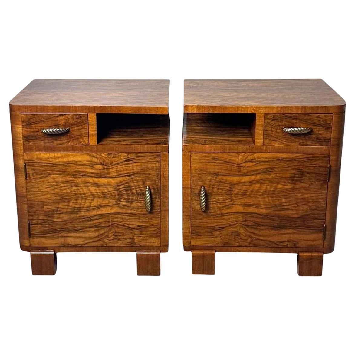 Art Deco Italian Pair Of Walnut Nightstands For Sale