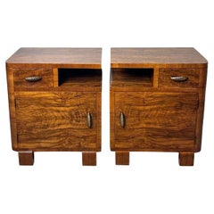 Paire de tables de nuit en noyer Art déco italien