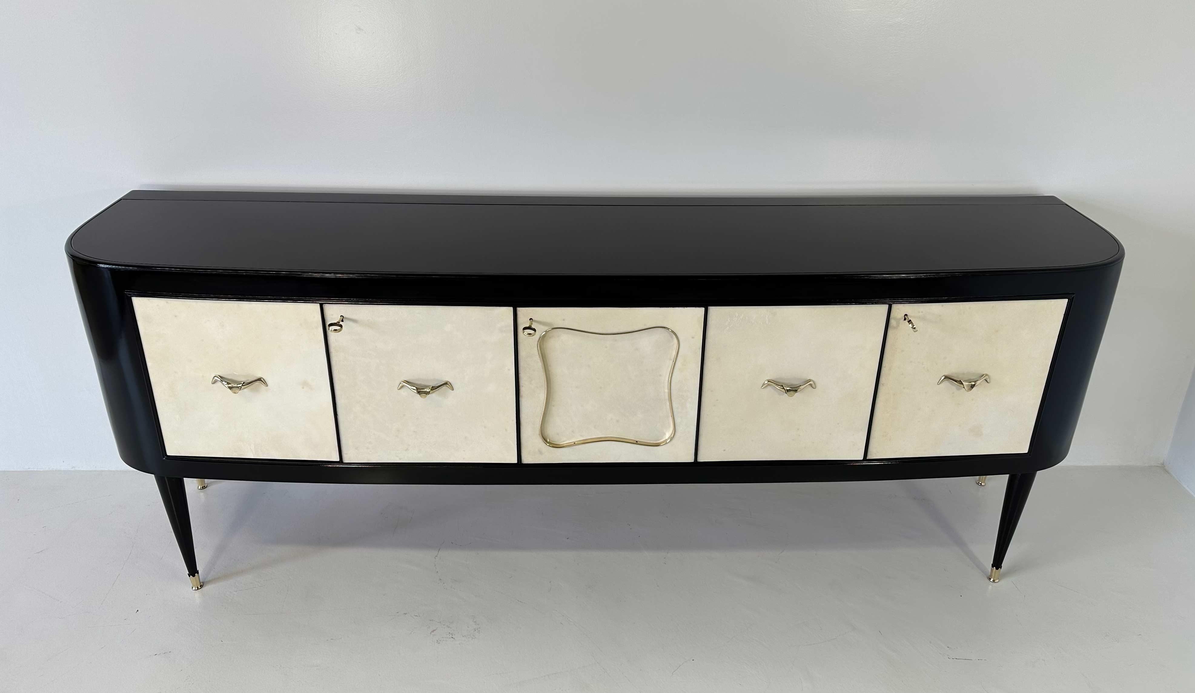 Mid-20th Century Art Deco Italian Parchment and Black Lacquer Sideboard and Bar, 1950 For Sale