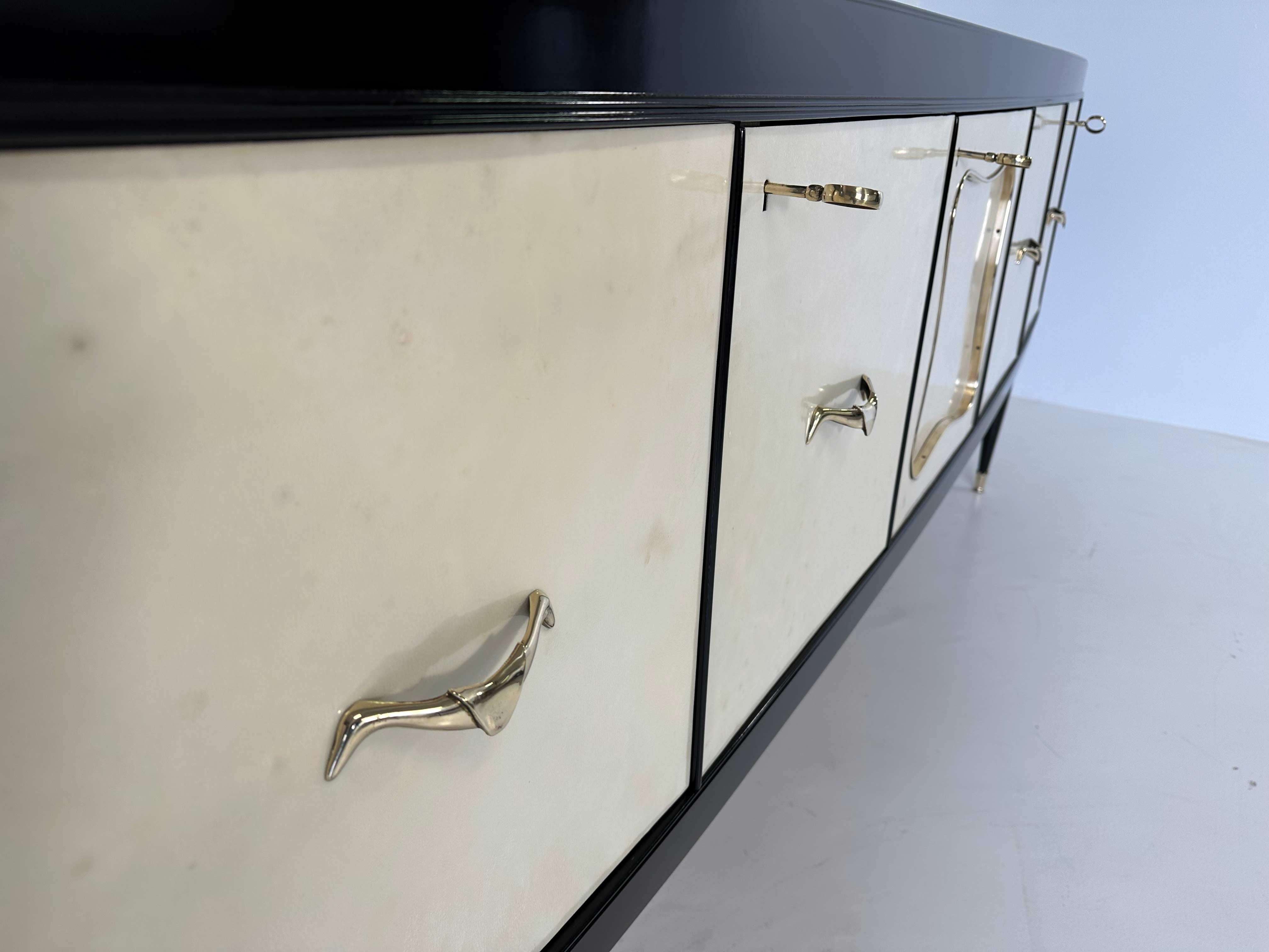 Art Deco Italian Parchment and Black Lacquer Sideboard and Bar, 1950 For Sale 3