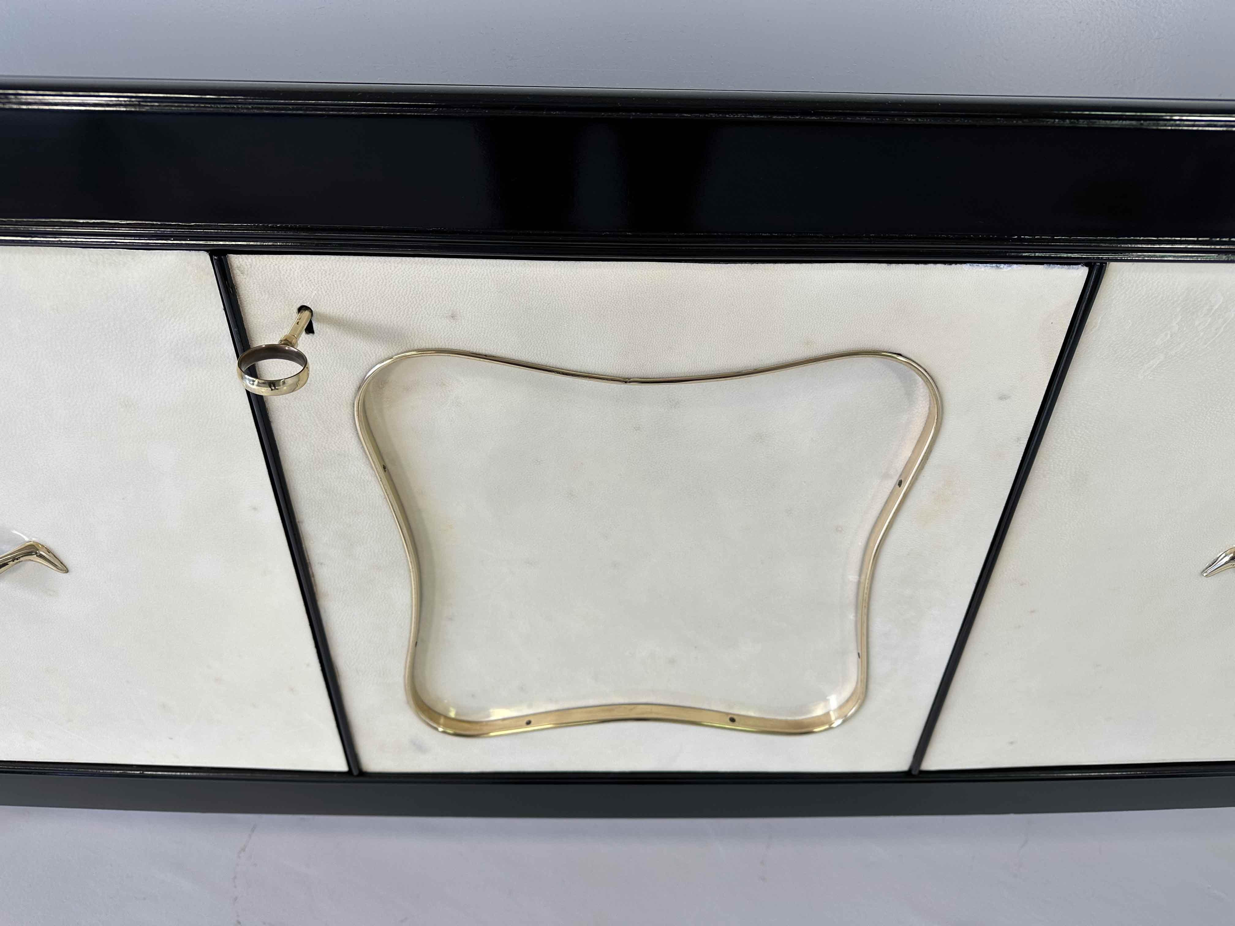 Art Deco Italian Parchment and Black Lacquer Sideboard and Bar, 1950 For Sale 4