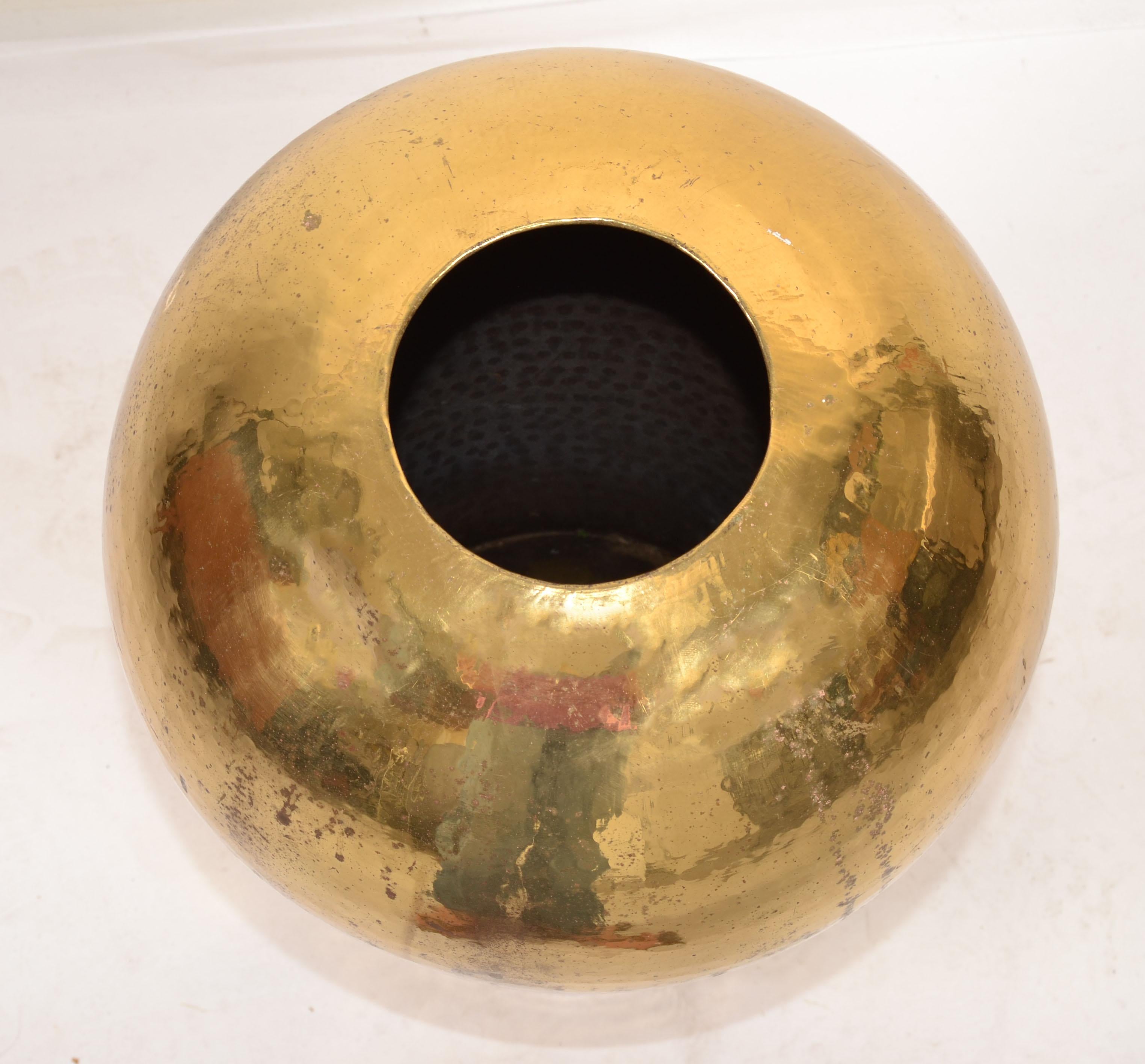 Art Deco Italian Style Large Urn Cone Shape Hand-Hammered Brass Vase Vessel 1970 7