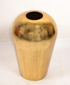 Grand vase en forme d'urne en laiton martelé à la main de style italien Art déco, 1970