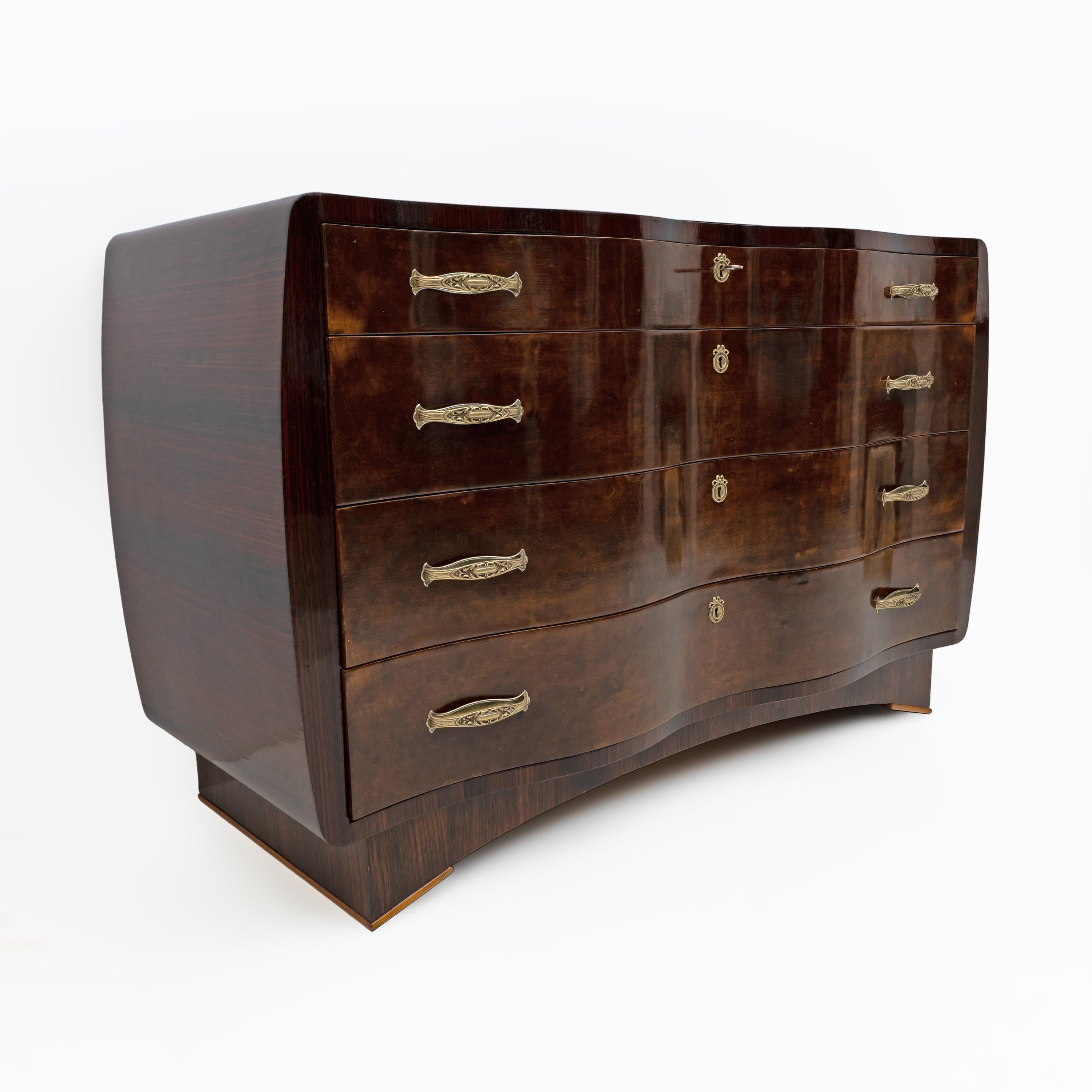 Art Deco Italian Thuja Root Curved Chest of Drawers, 1930s For Sale 2