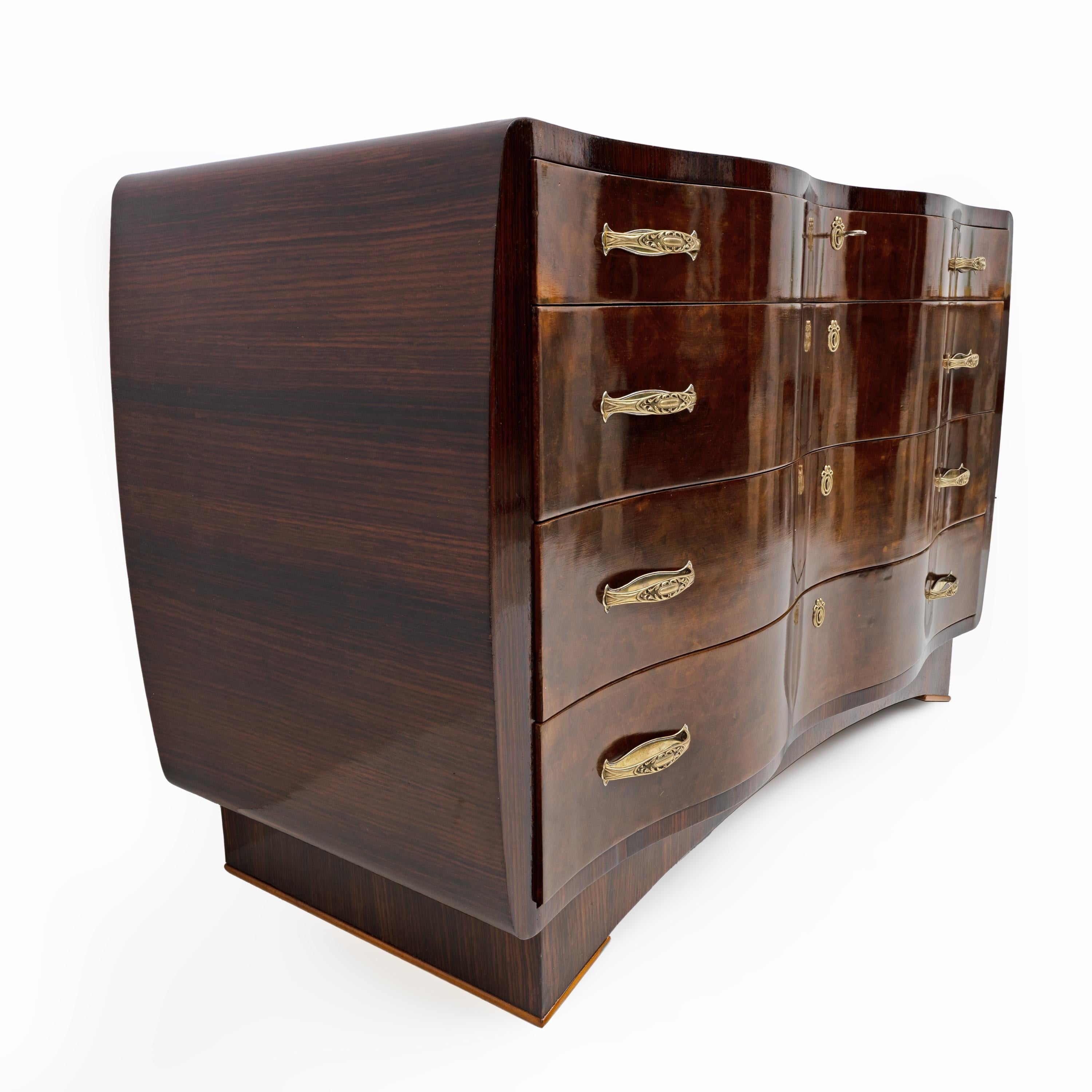 Art Deco Italian Thuja Root Curved Chest of Drawers, 1930s For Sale 3