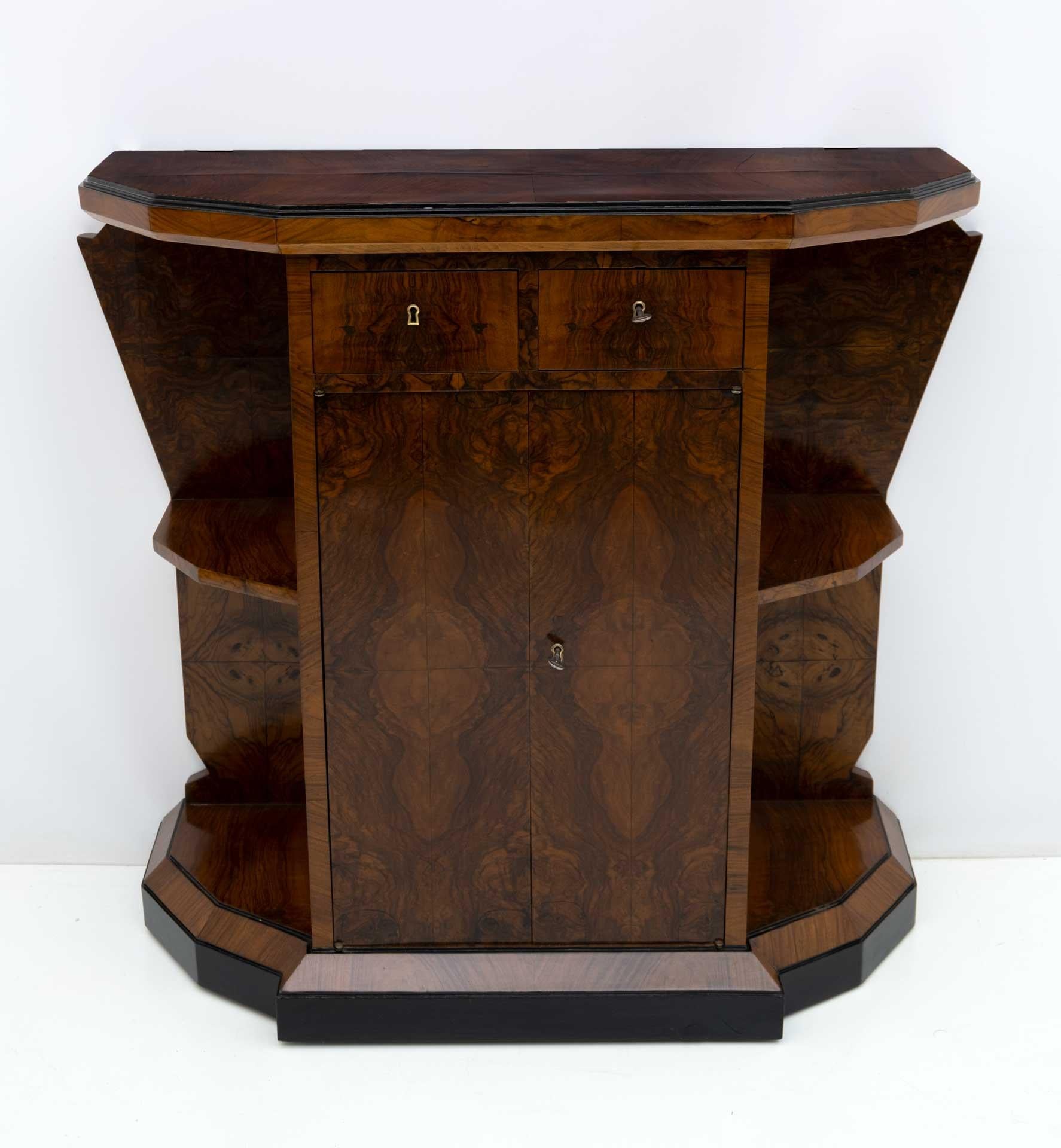 Art Deco Italian Walnut Briar Sideboard with Mirror, Early 20th Century In Good Condition For Sale In Puglia, Puglia