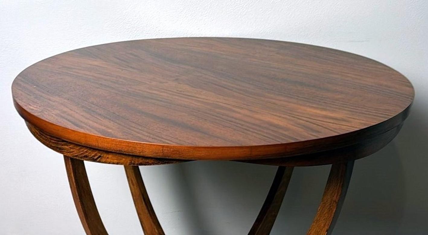 Table basse italienne Art Déco en noyer en vente 4