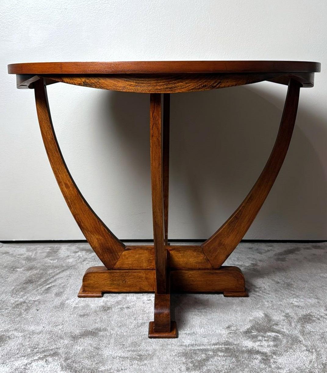 Table basse italienne Art Déco en noyer Bon état - En vente à Prato, Tuscany