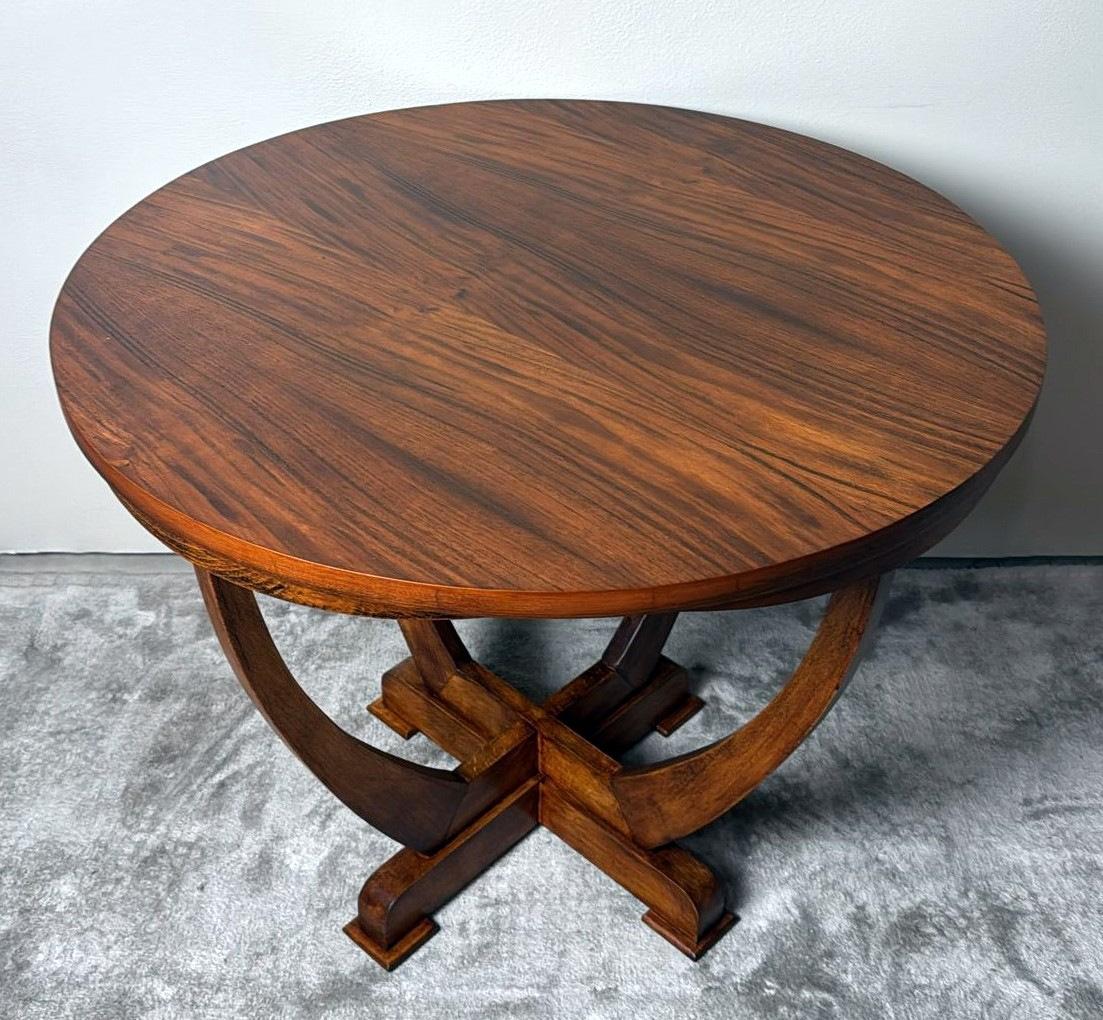 Noyer Table basse italienne Art Déco en noyer en vente