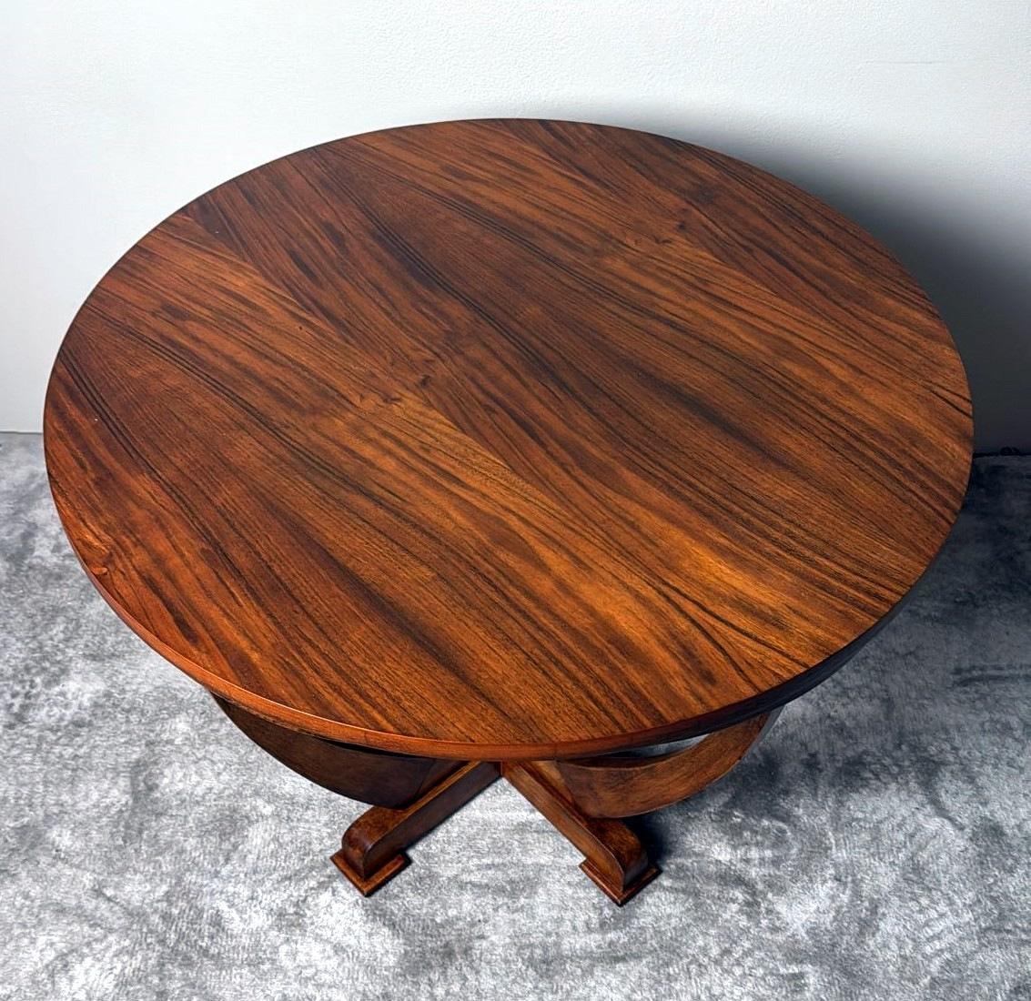 Table basse italienne Art Déco en noyer en vente 2