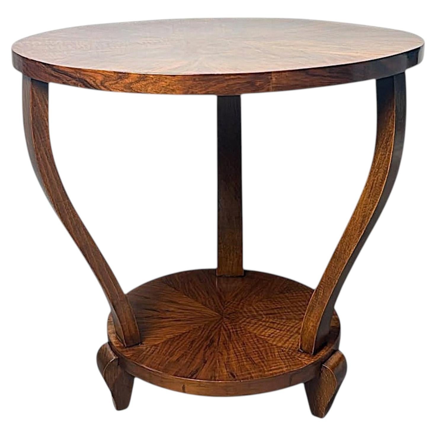 Table basse italienne Art Déco en noyer en vente