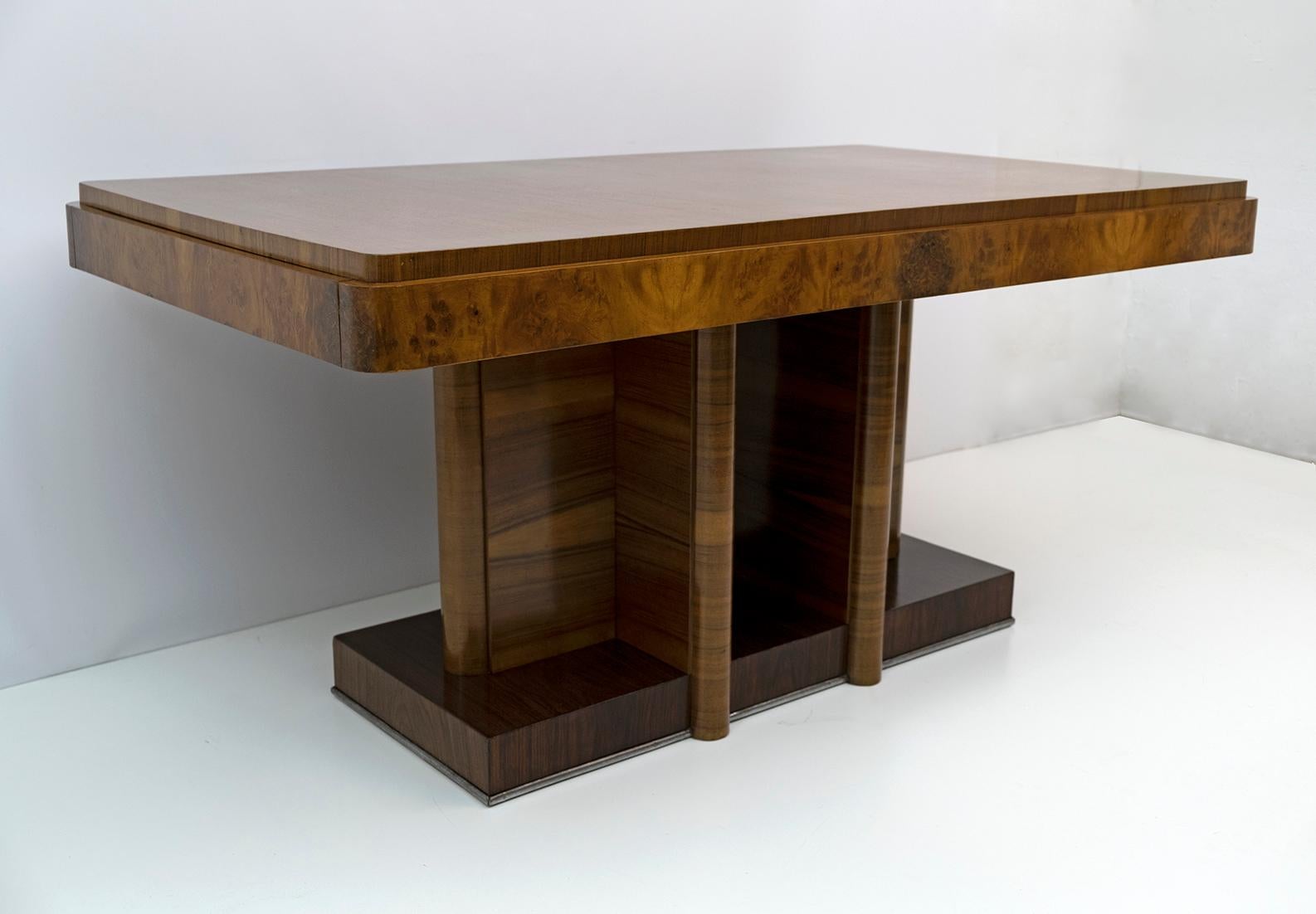 Table de salle à manger Art Déco en noyer italien, 1925 en vente 2