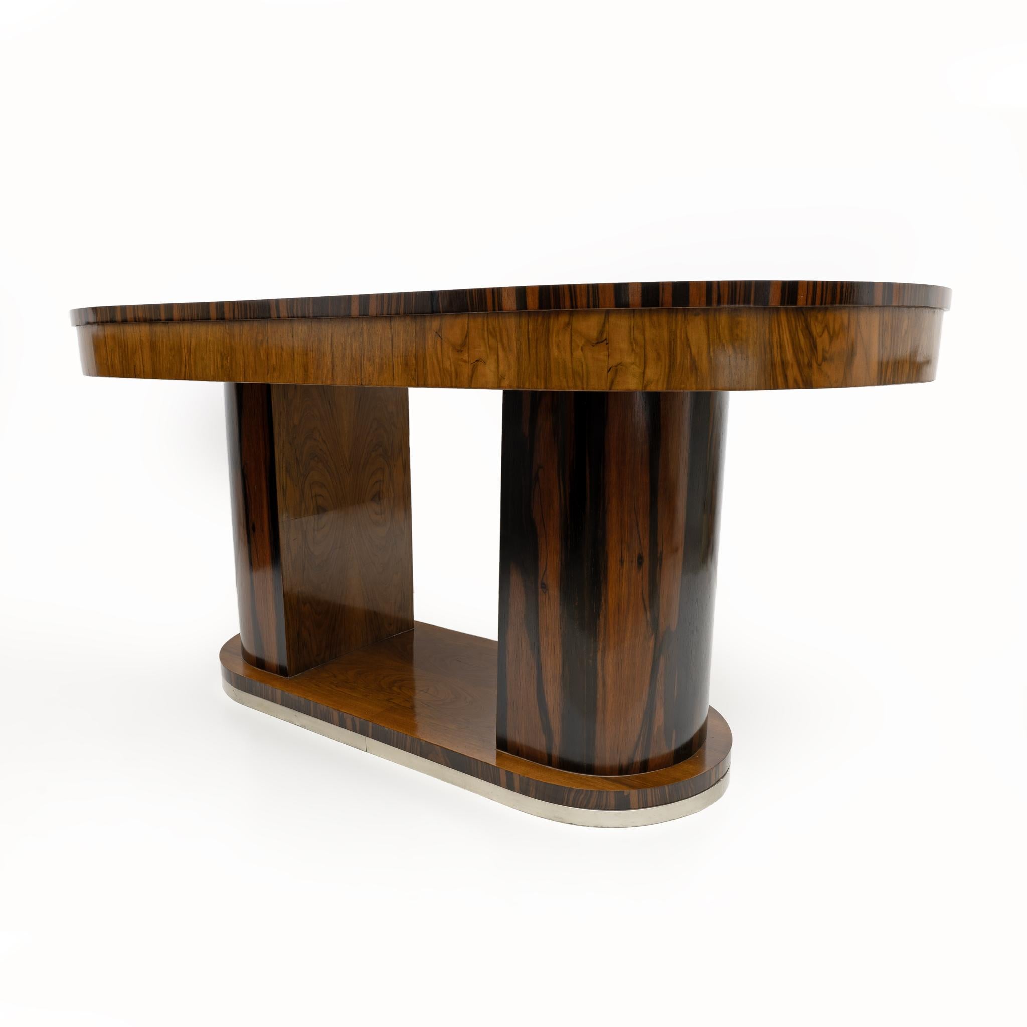 Italienischer Esstisch aus Nussbaum im Art déco-Stil, 1940 im Angebot 1