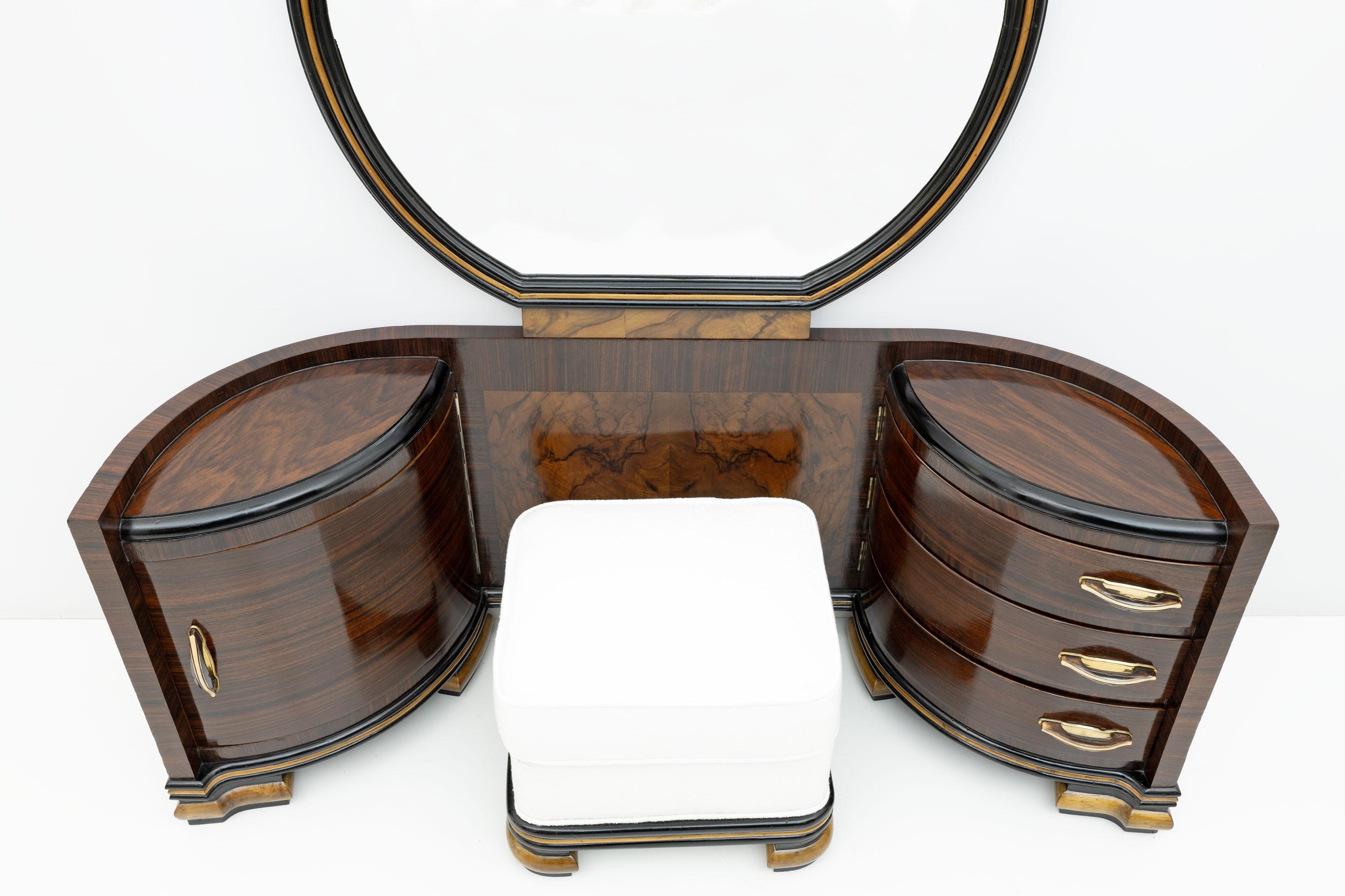 Art Deco Art Dèco Italian Walnut Dressing Table with Mirror by F.lli Mascheroni, 1930s