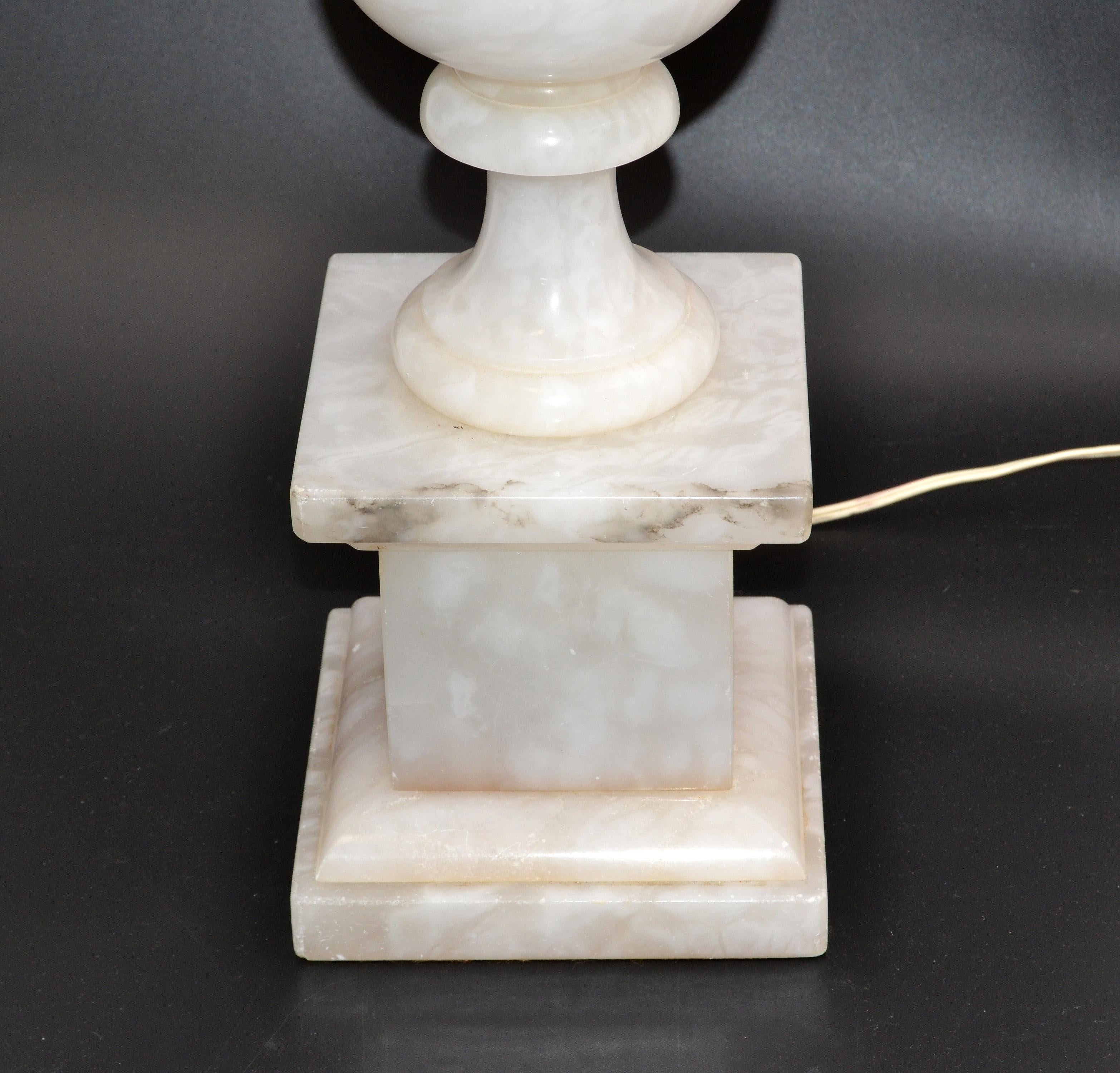 Art Deco Italian White Carrara Marble Hand Carved Table Lamp For Sale 1