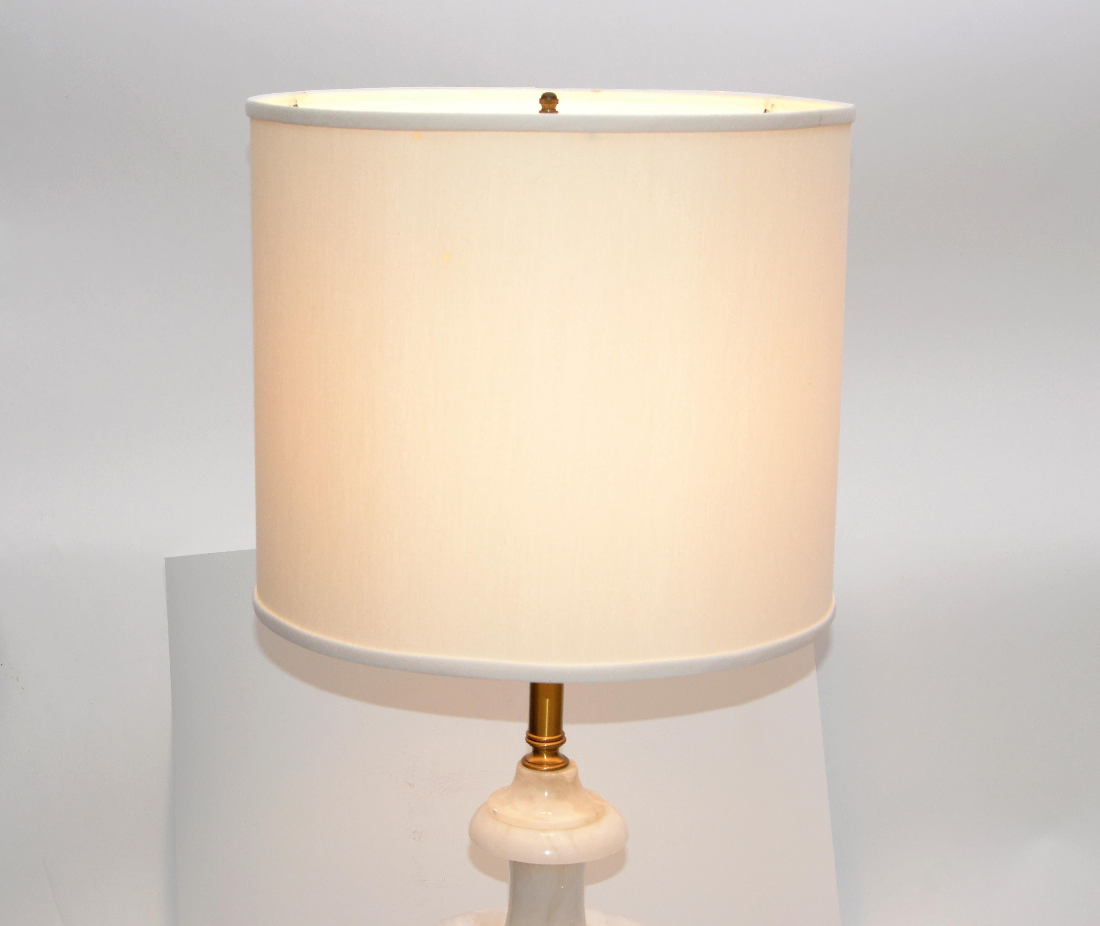 Art Deco Italian White Carrara Marble Hand Carved Table Lamp In Good Condition For Sale In Miami, FL