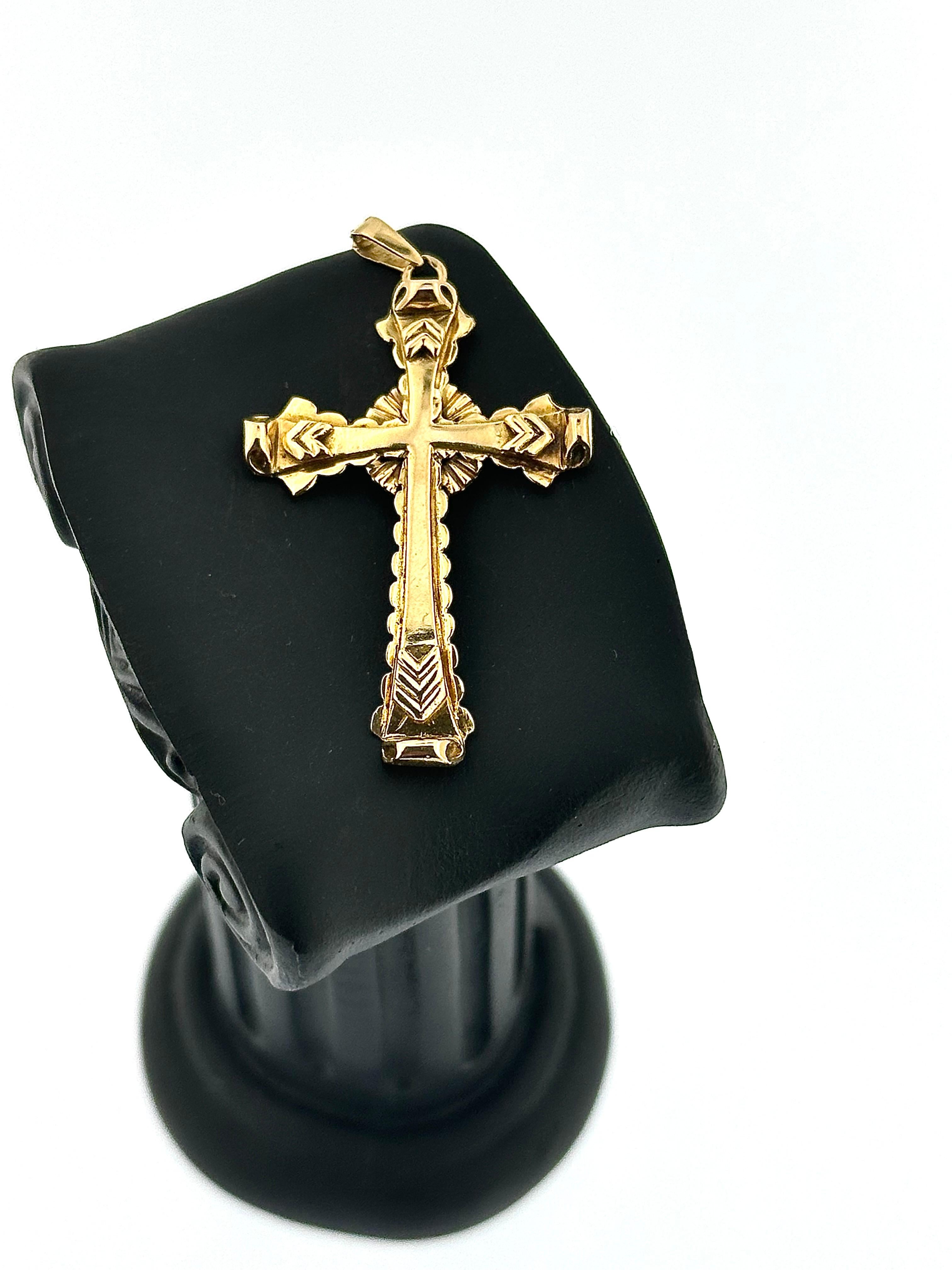 This Art Deco Italian Cross is a stunning and unique piece, crafted from 18kt yellow gold with details of the Art Deco period. Each aspect of this cross reflects meticulous craftsmanship and classic design, with distinctive 