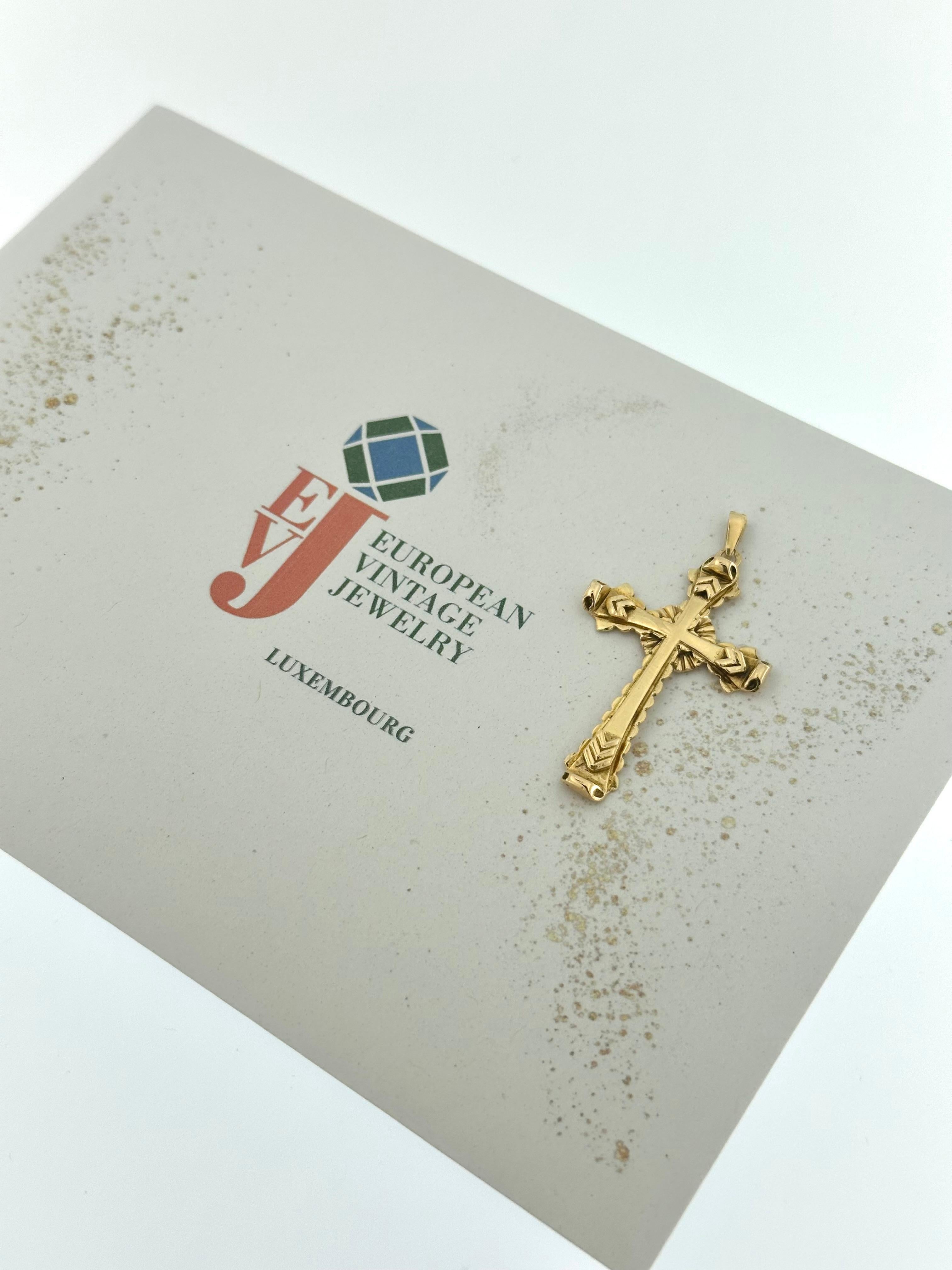 Art Deco Italian Yellow Gold Cross For Sale 4
