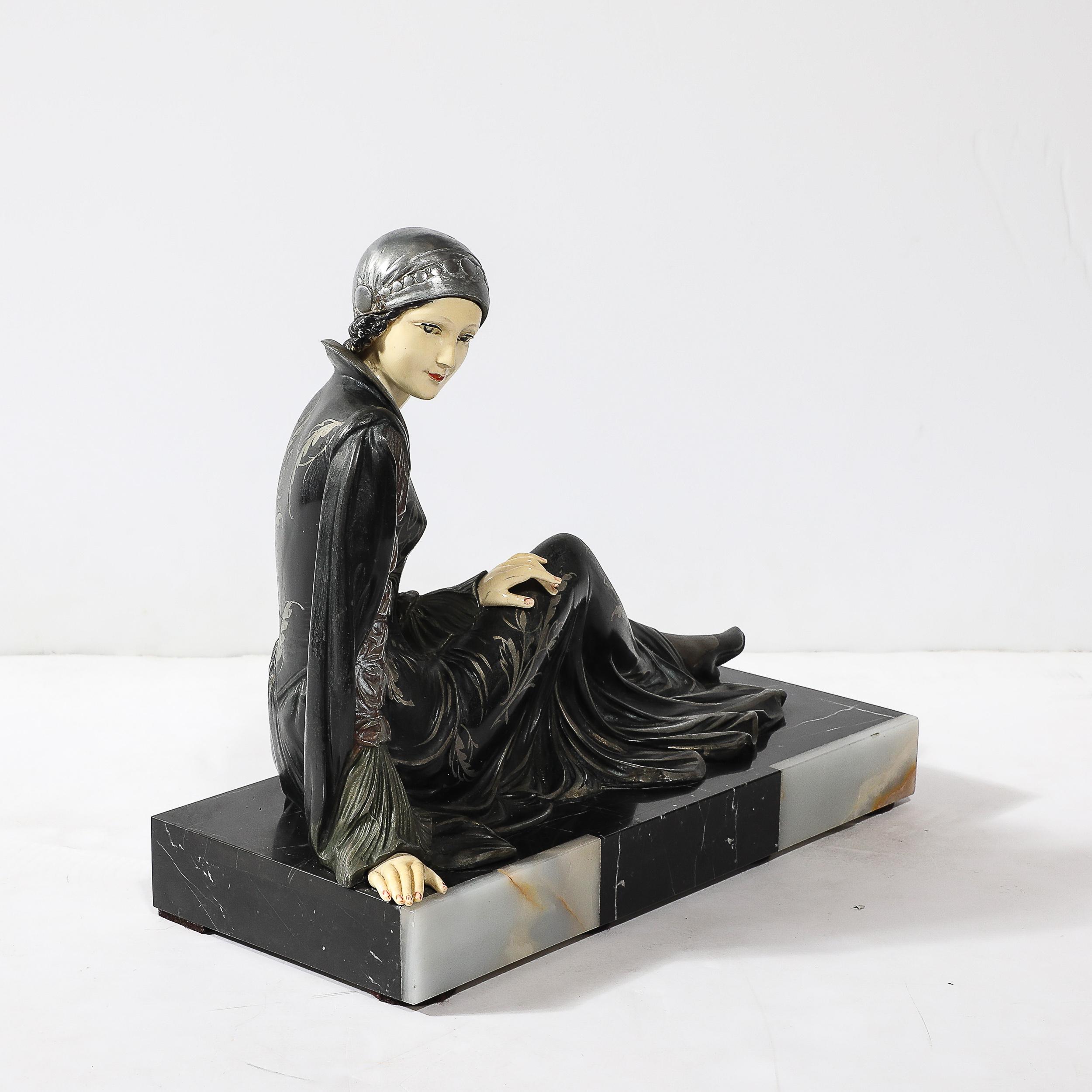 Art Deco Ivorine, scultura di flapper reclinata in bronzo e marmo dopo Chiparus in vendita 3
