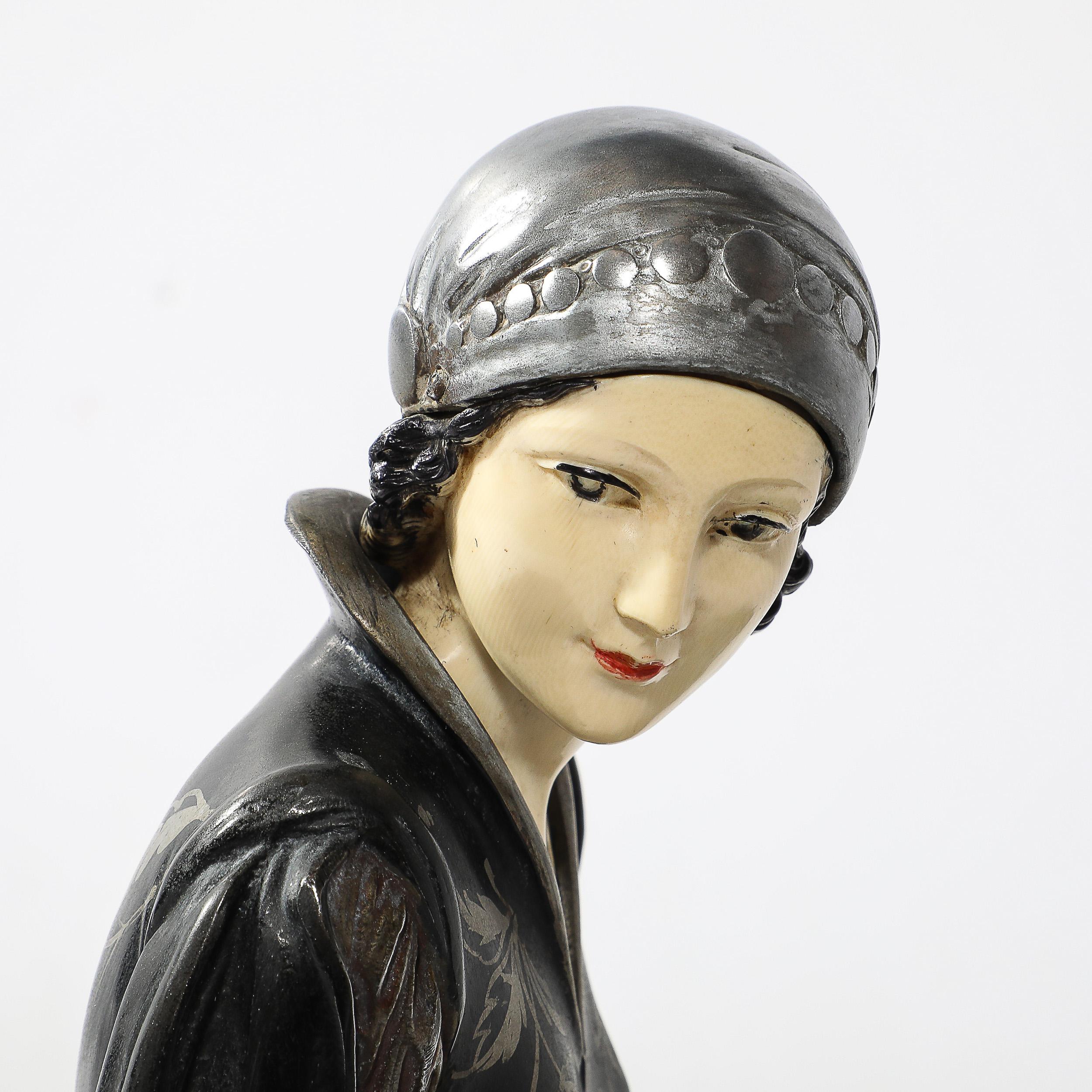 Art Deco Ivorine, scultura di flapper reclinata in bronzo e marmo dopo Chiparus in vendita 4