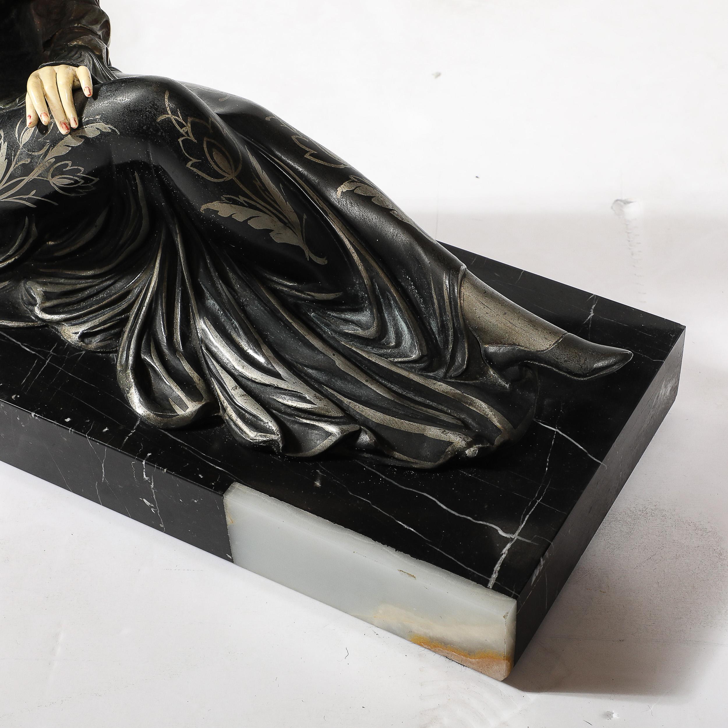 Art Deco Ivorine, scultura di flapper reclinata in bronzo e marmo dopo Chiparus in vendita 7