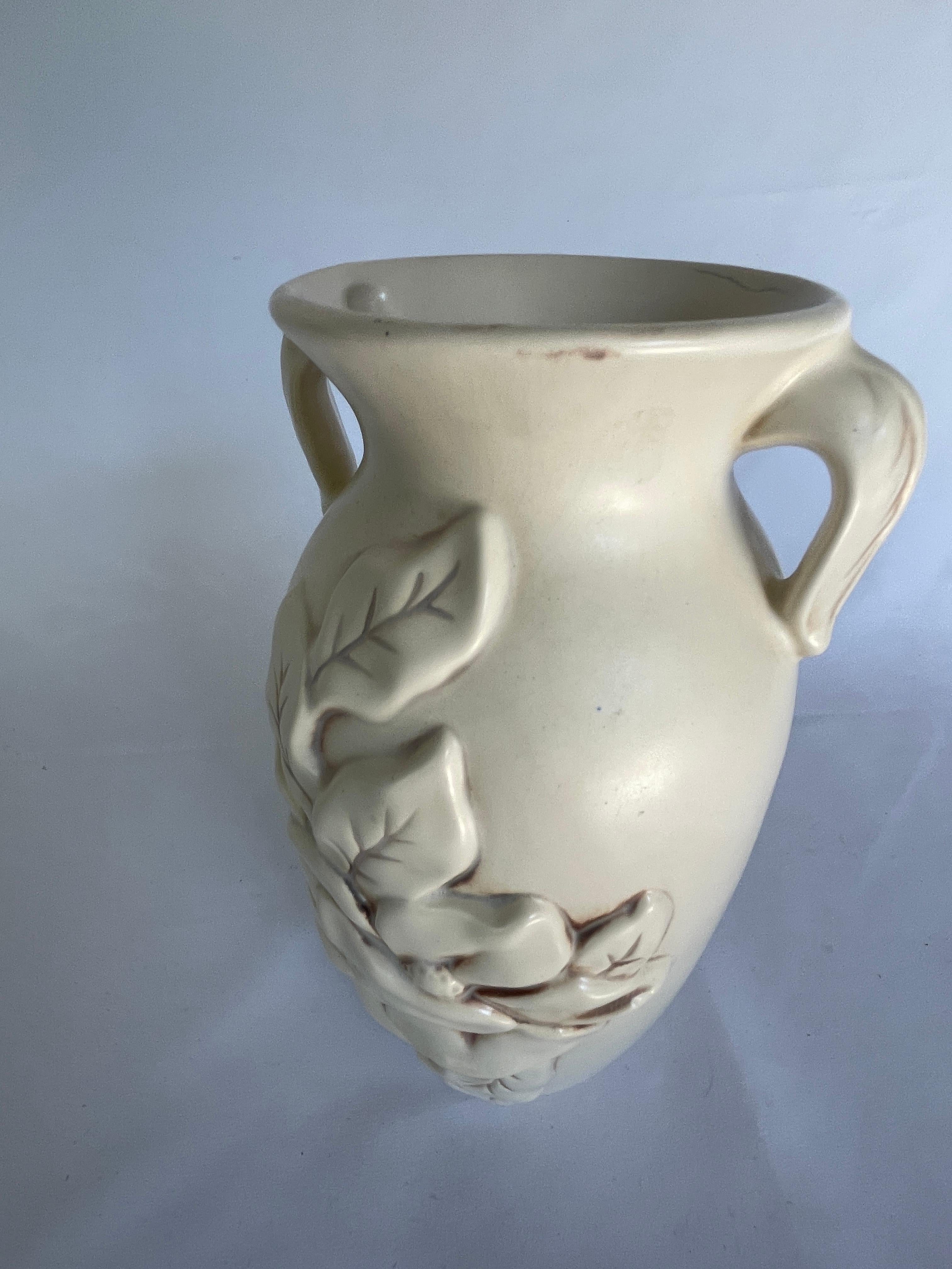 Art déco Vase en poterie ivoire Art Déco par Red Wing en vente