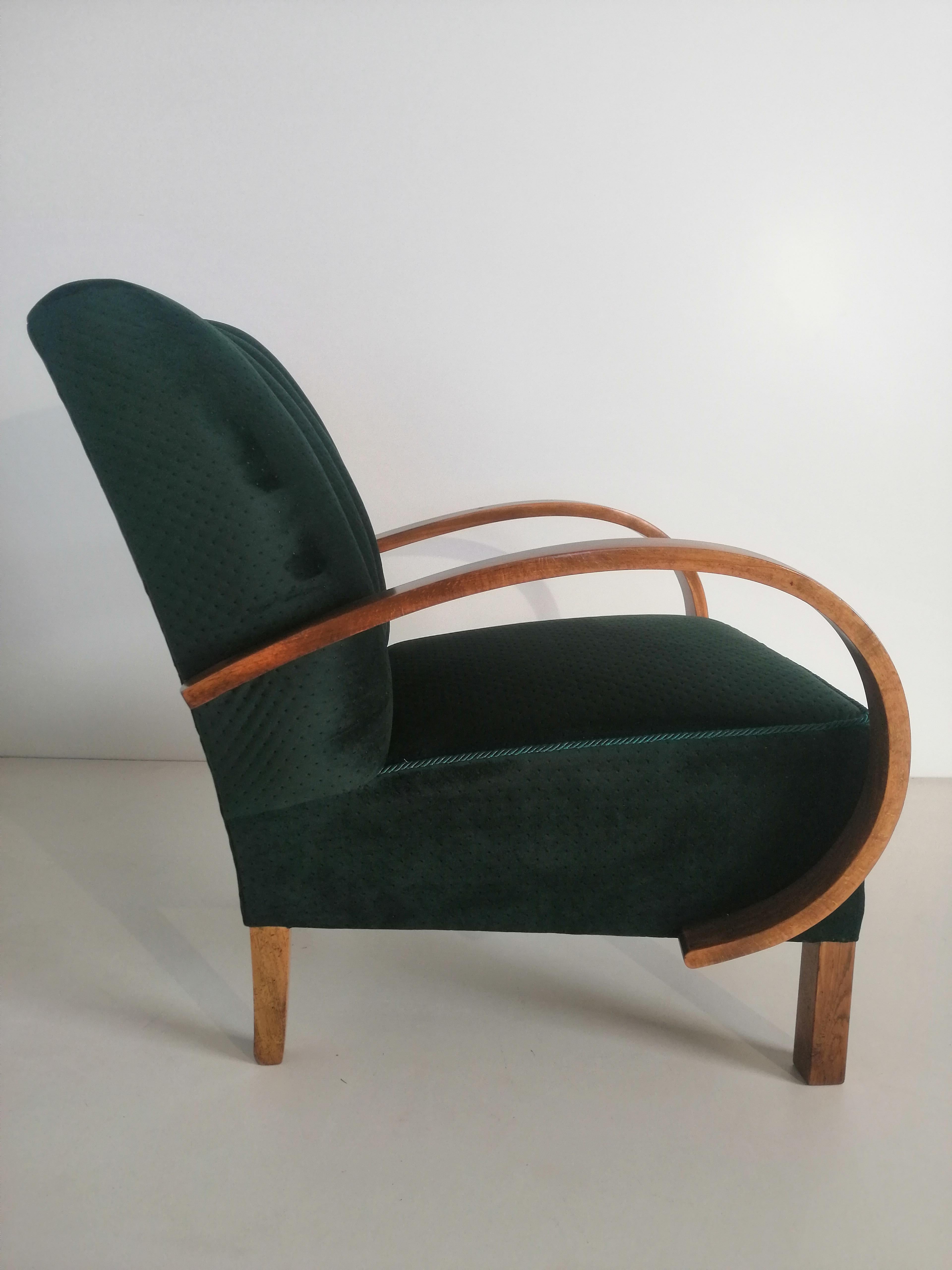 Sillón Art Decó J. Halabala . Nogal en venta