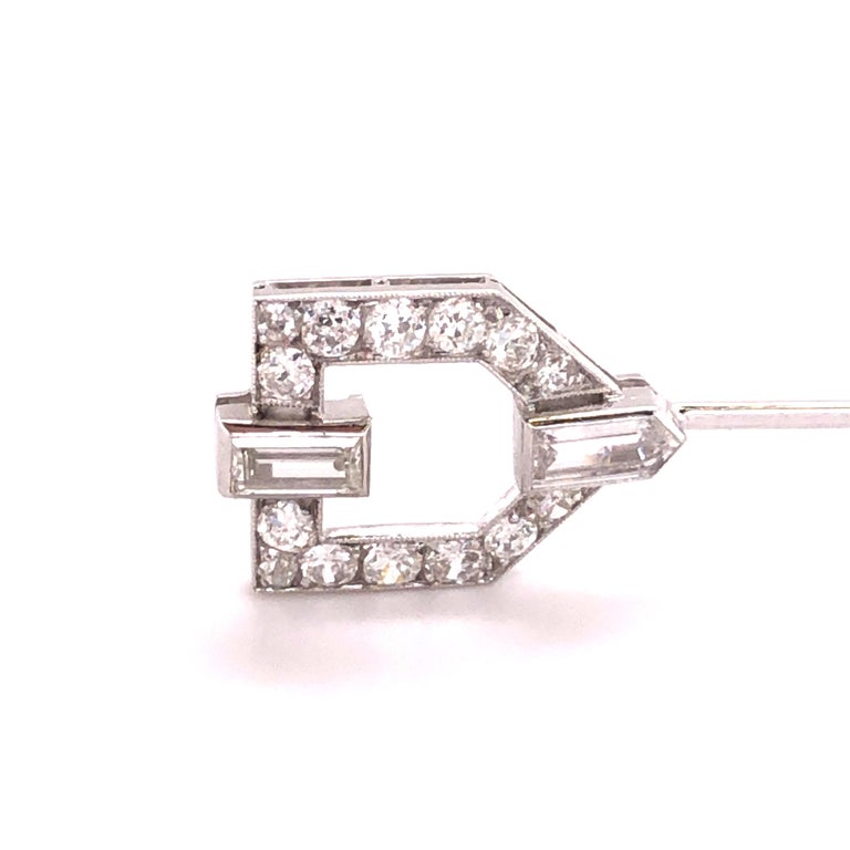 Art Deco Jabot Pin with Diamonds in Platinum and 18 Karat White Gold In Good Condition In Lucerne, CH