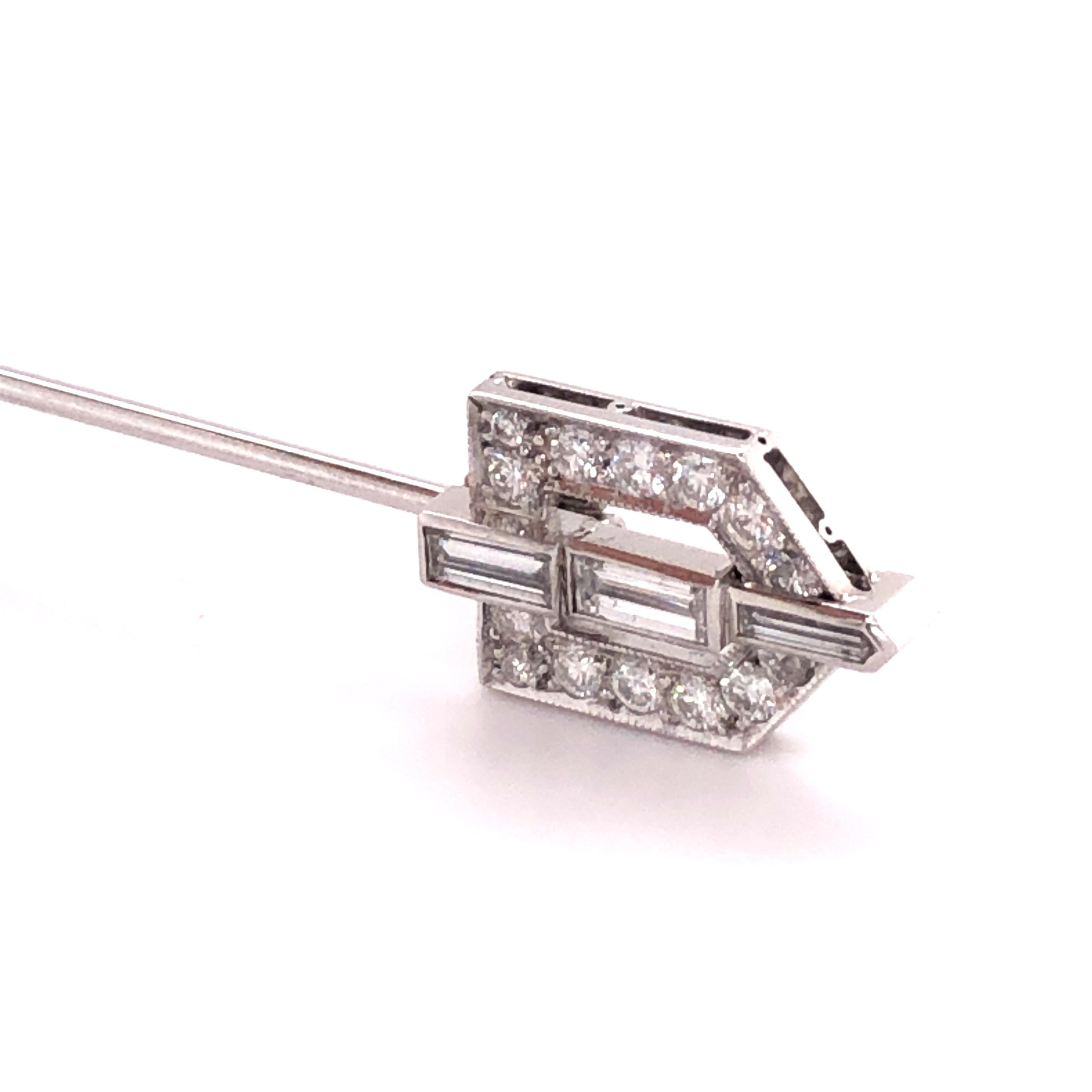 Art Deco Jabot Pin with Diamonds in Platinum and 18 Karat White Gold für Damen oder Herren