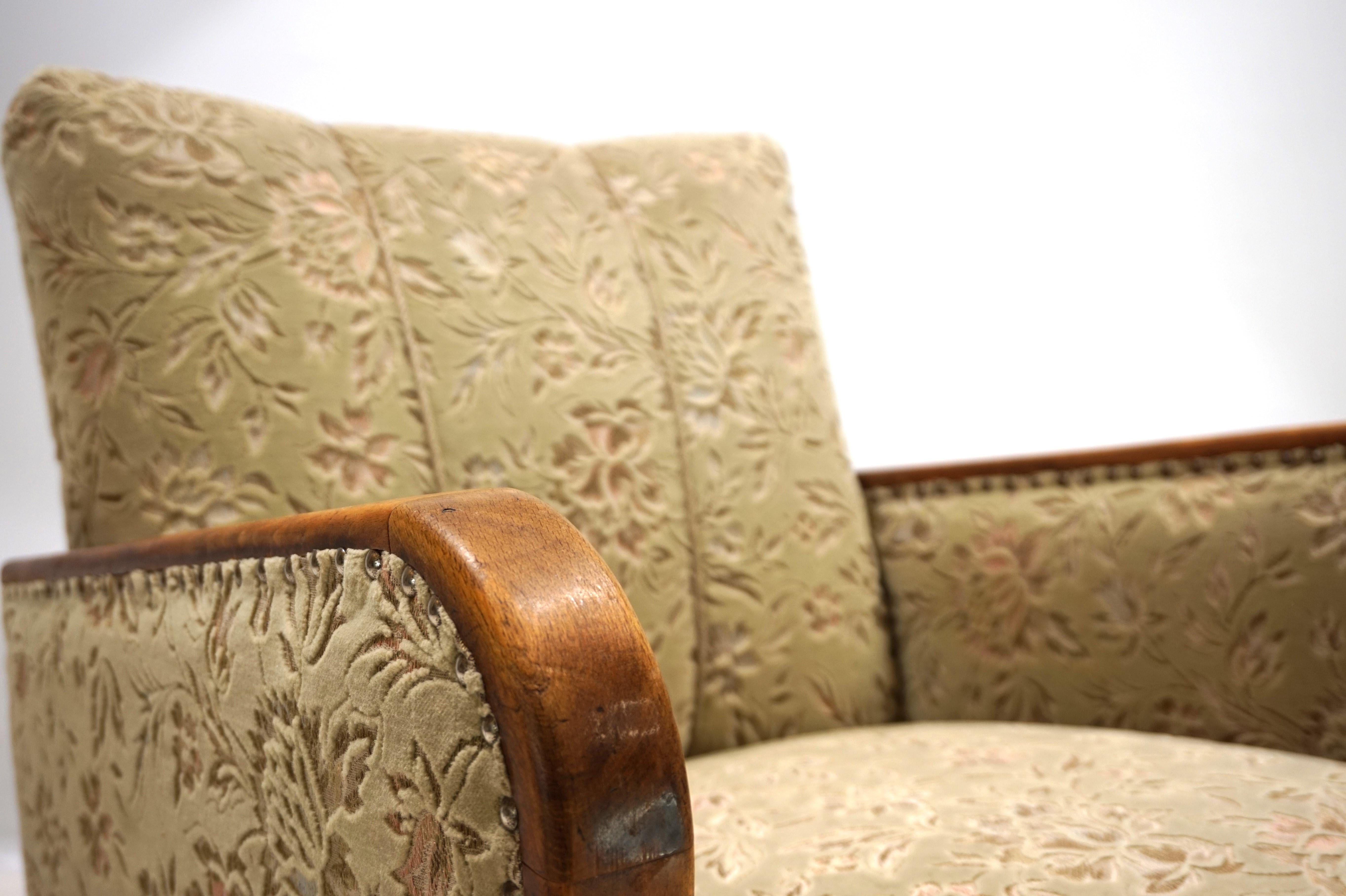 Art Deco jacquard velvet lounge chair, 1930 For Sale 5