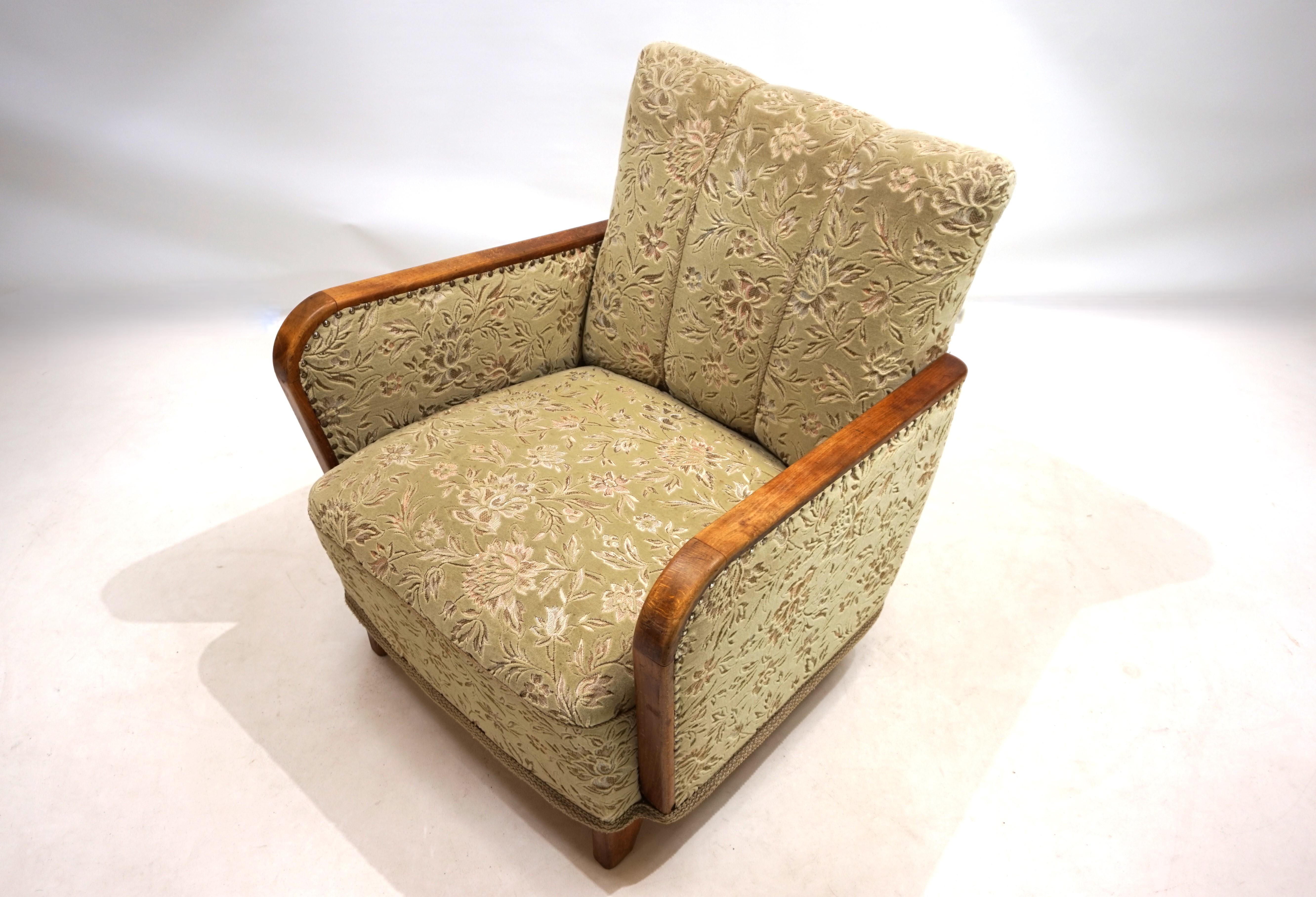 Art Deco jacquard velvet lounge chair, 1930 For Sale 6