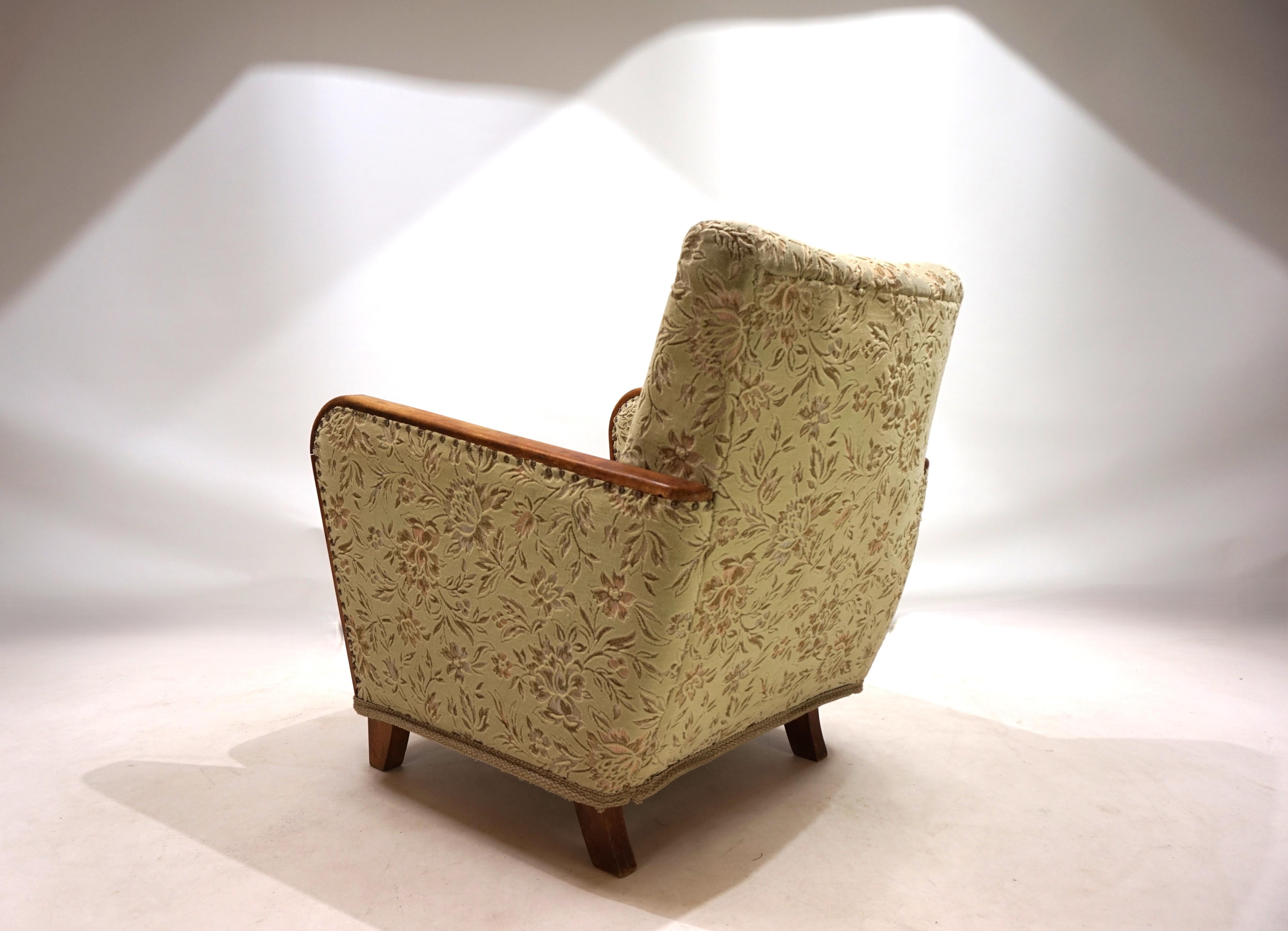 Art Deco jacquard velvet lounge chair, 1930 For Sale 10