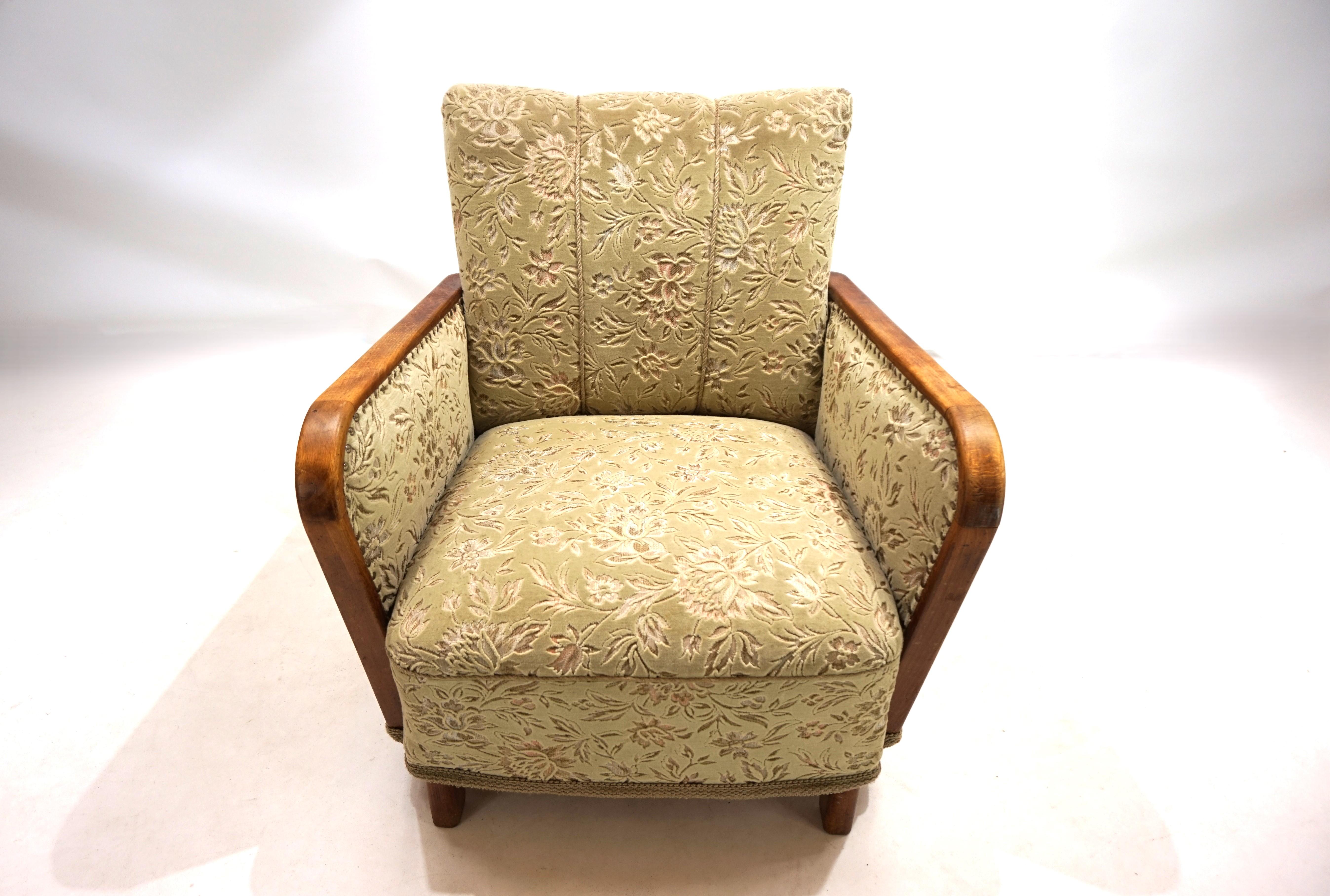 Art Deco jacquard velvet lounge chair, 1930 For Sale 2