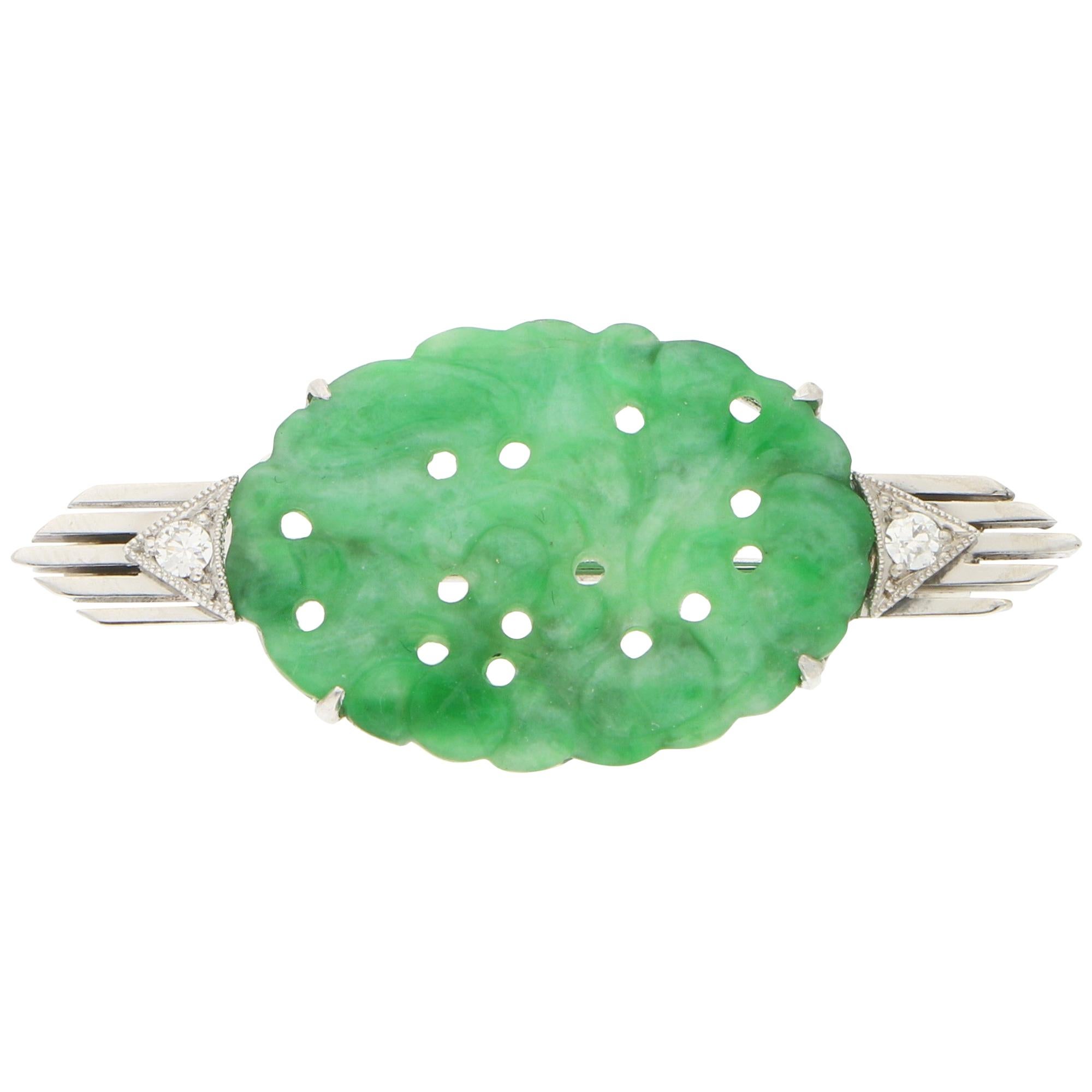 Art Deco Jade and Diamond Brooch Pin Set in White Gold and Platinum