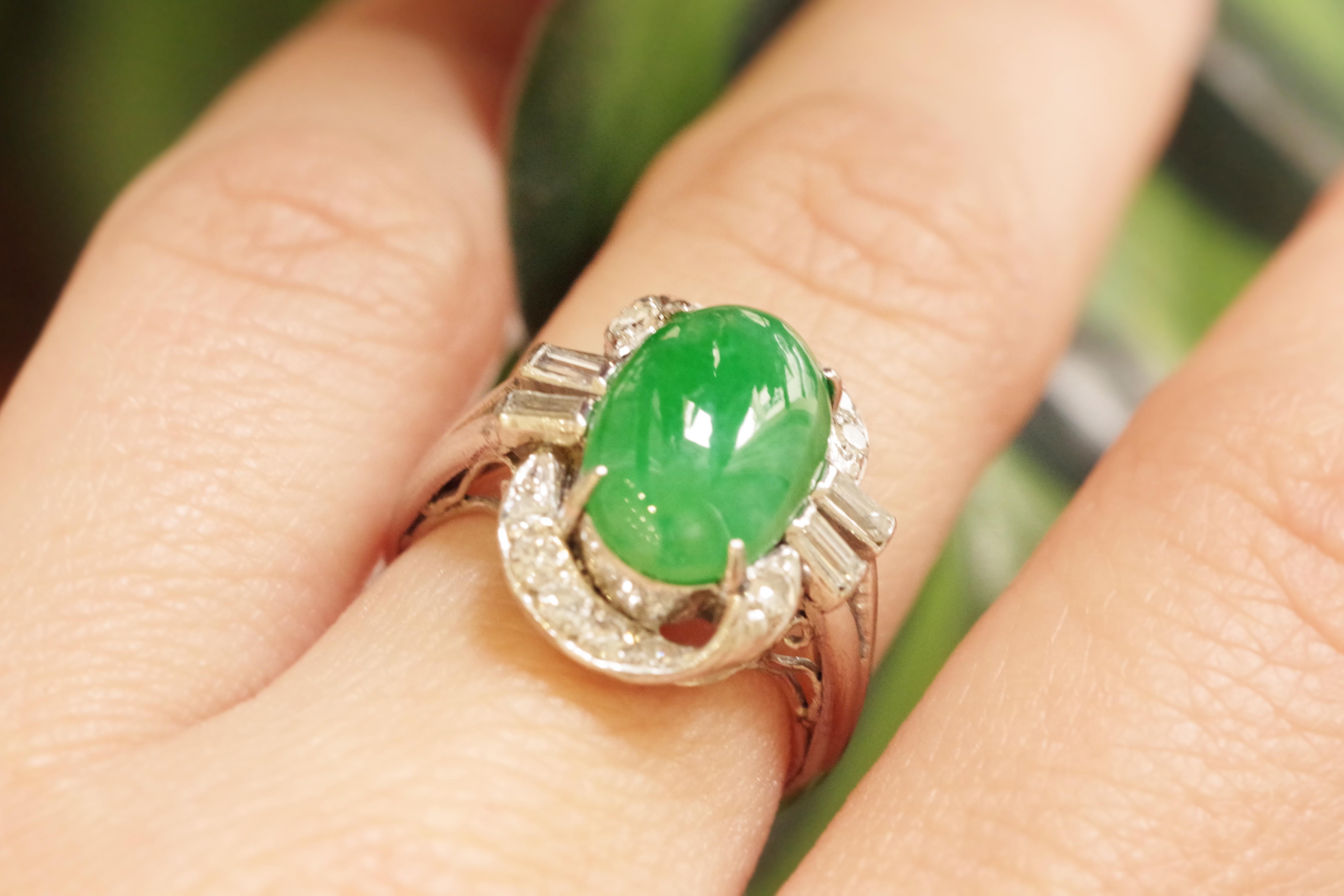 Art Deco Jade diamond ring in 14 karat white gold For Sale 4