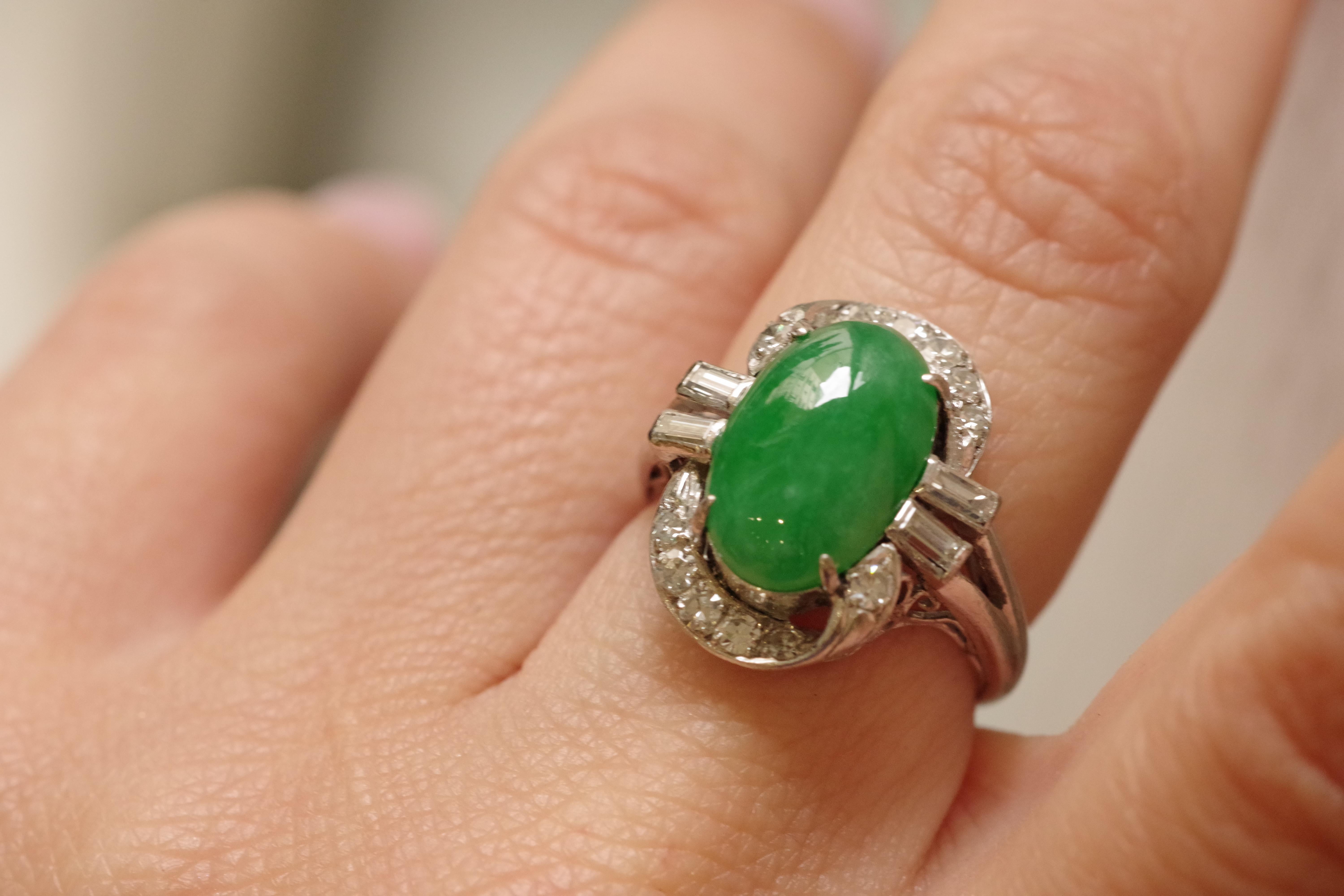 Art Deco Jade diamond ring in 14 karat white gold For Sale 5