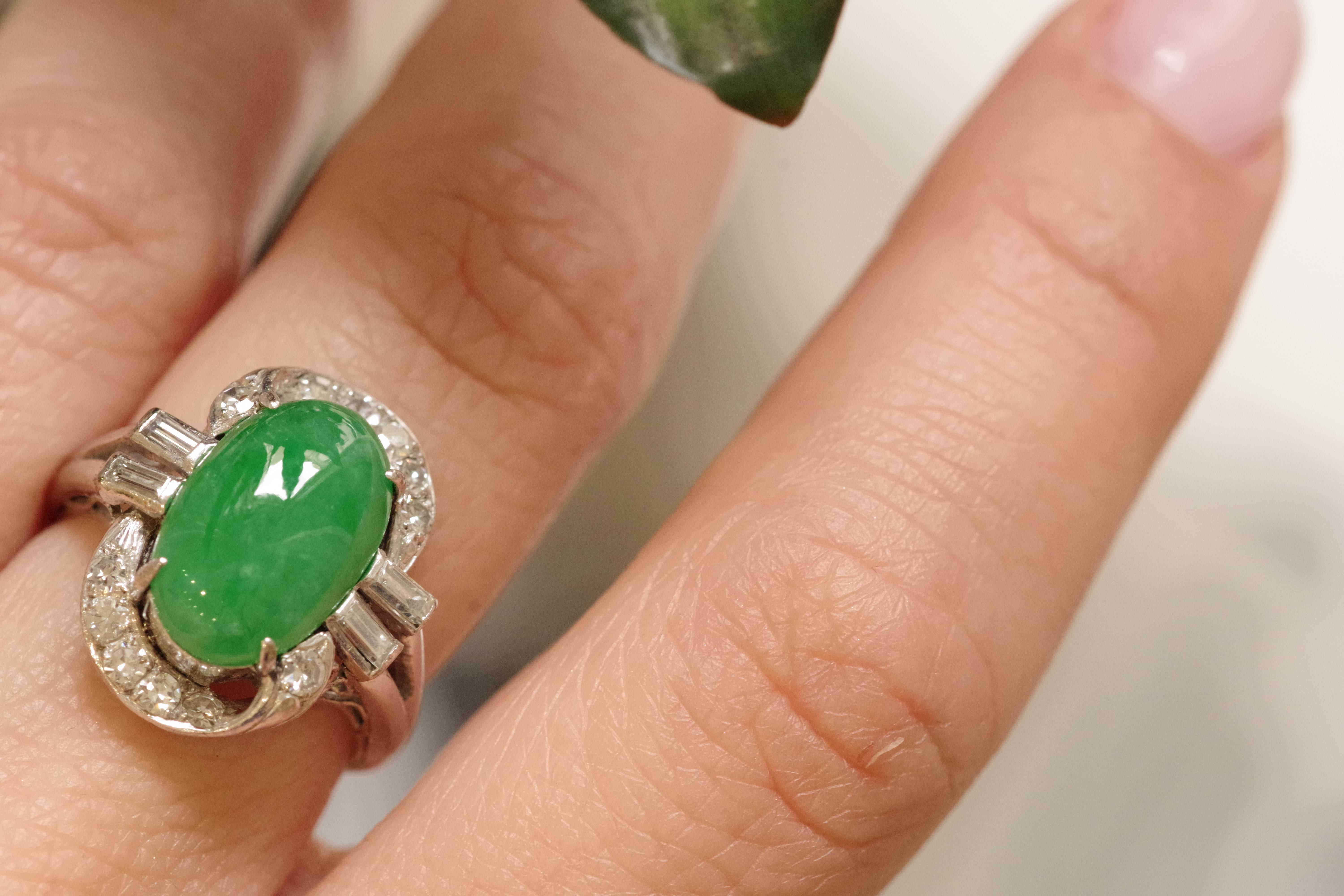 Art Deco Jade diamond ring in 14 karat white gold For Sale 6