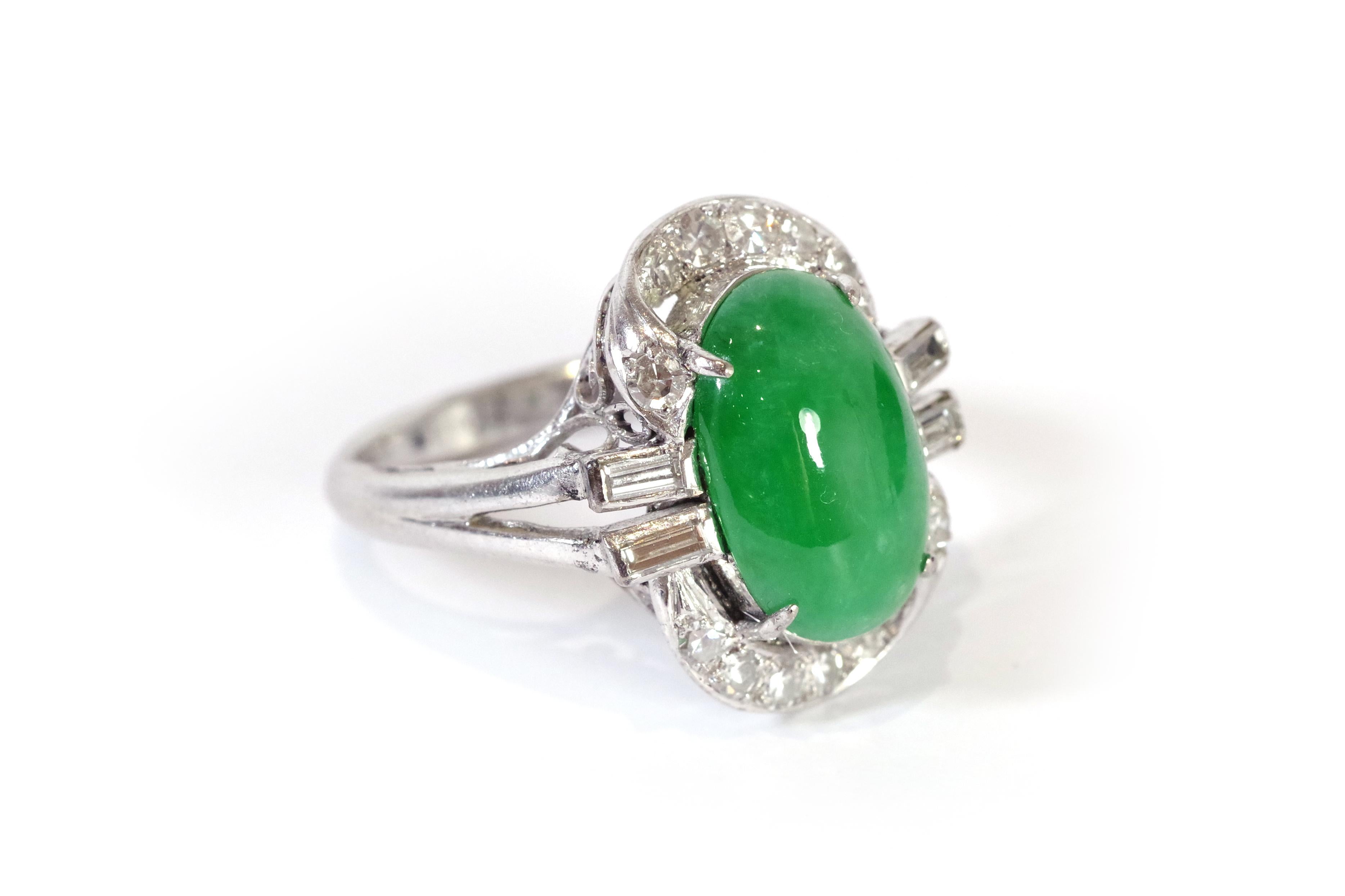 Cabochon Art Deco Jade diamond ring in 14 karat white gold For Sale